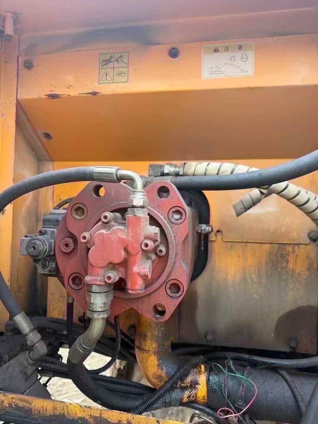 Used Hyundai R215-7 Excavator 2010 Model / 7