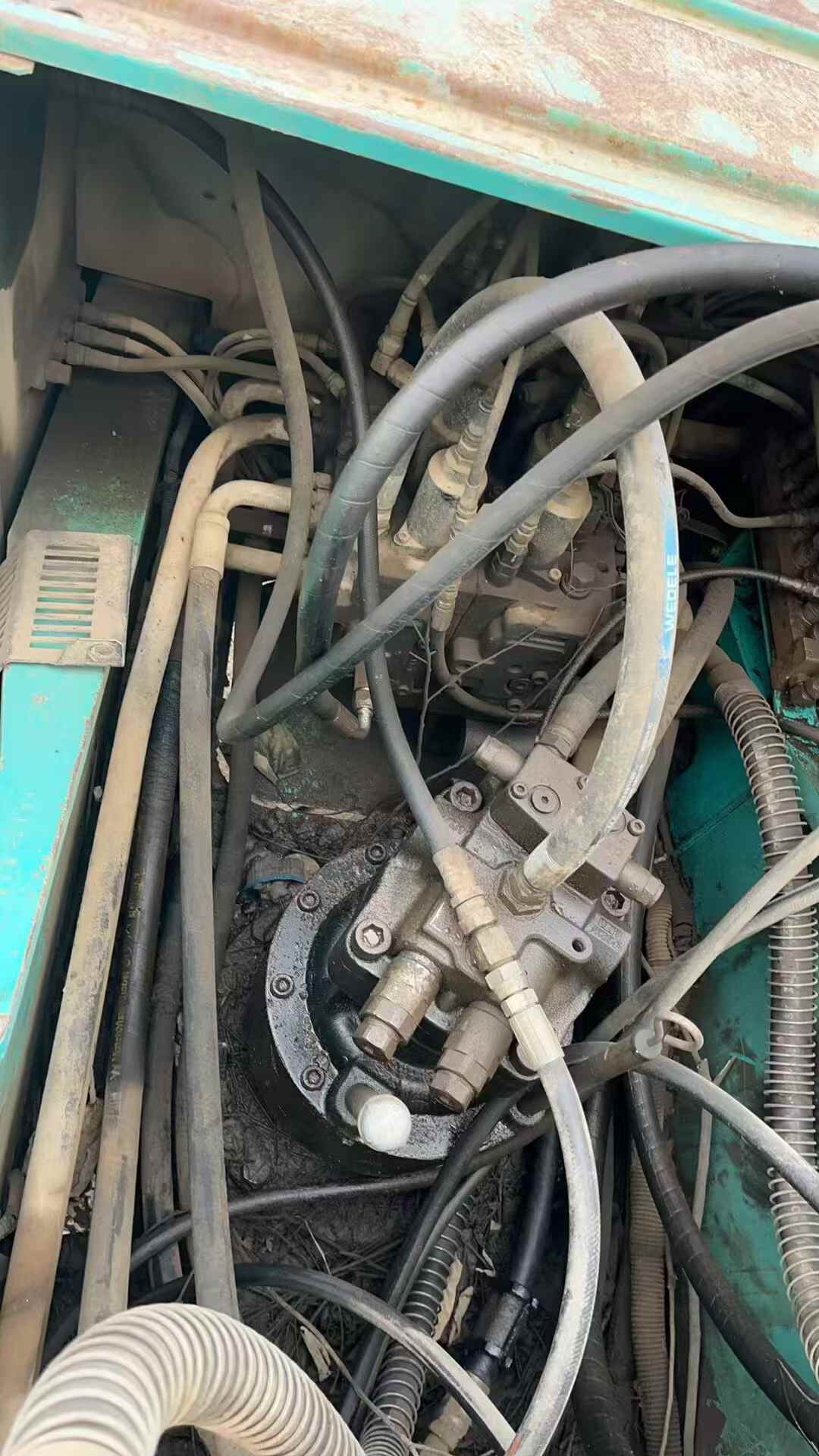 Used Kobelco SK200-8 Excavator 2016 Model / 9