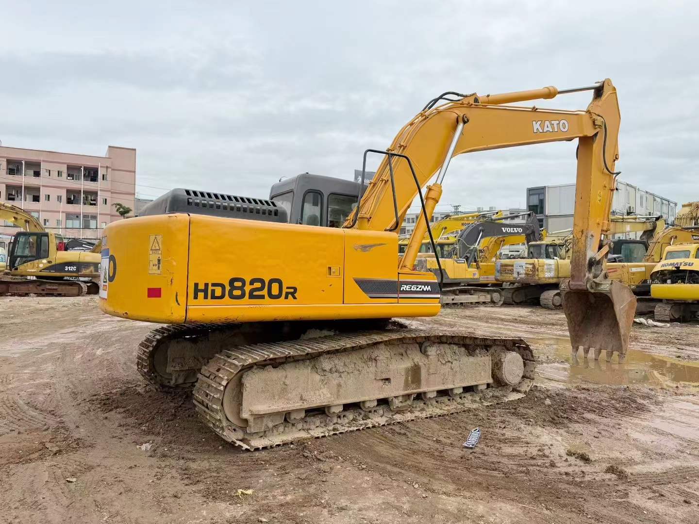 Used Kato HD820 Excavator 2016 Model