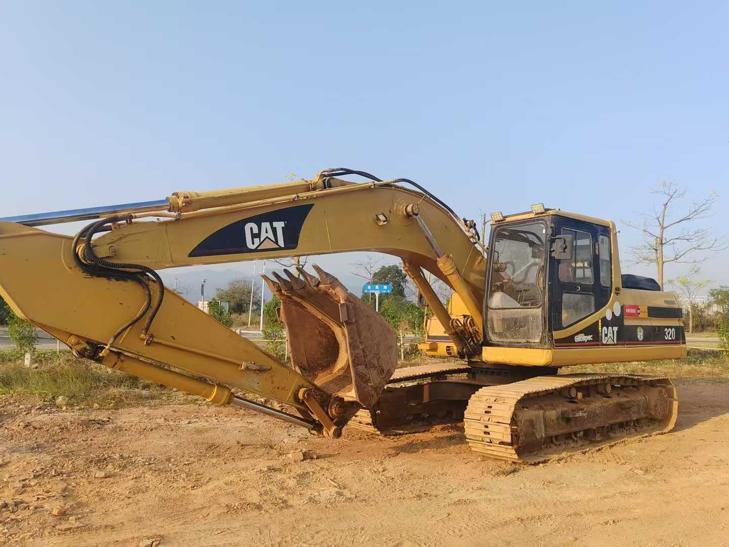 Used Caterpillar 320V2 Excavator 2016 Model