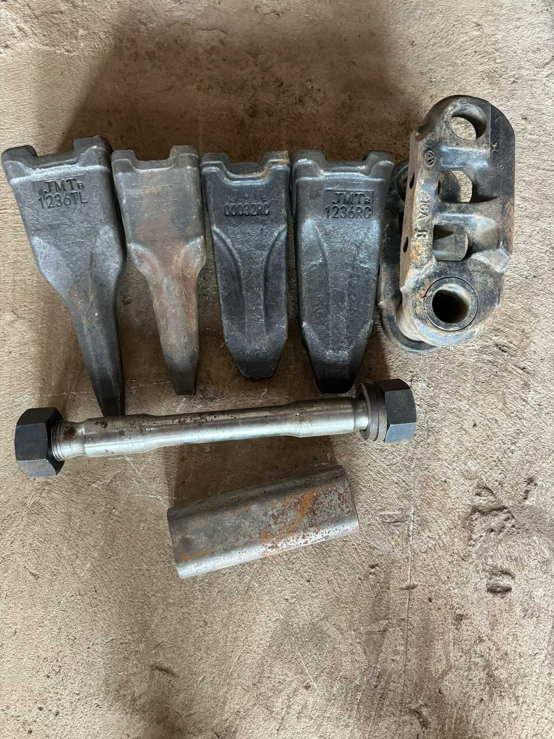 Used Doosan DL420 Excavator 2016 Model / 2