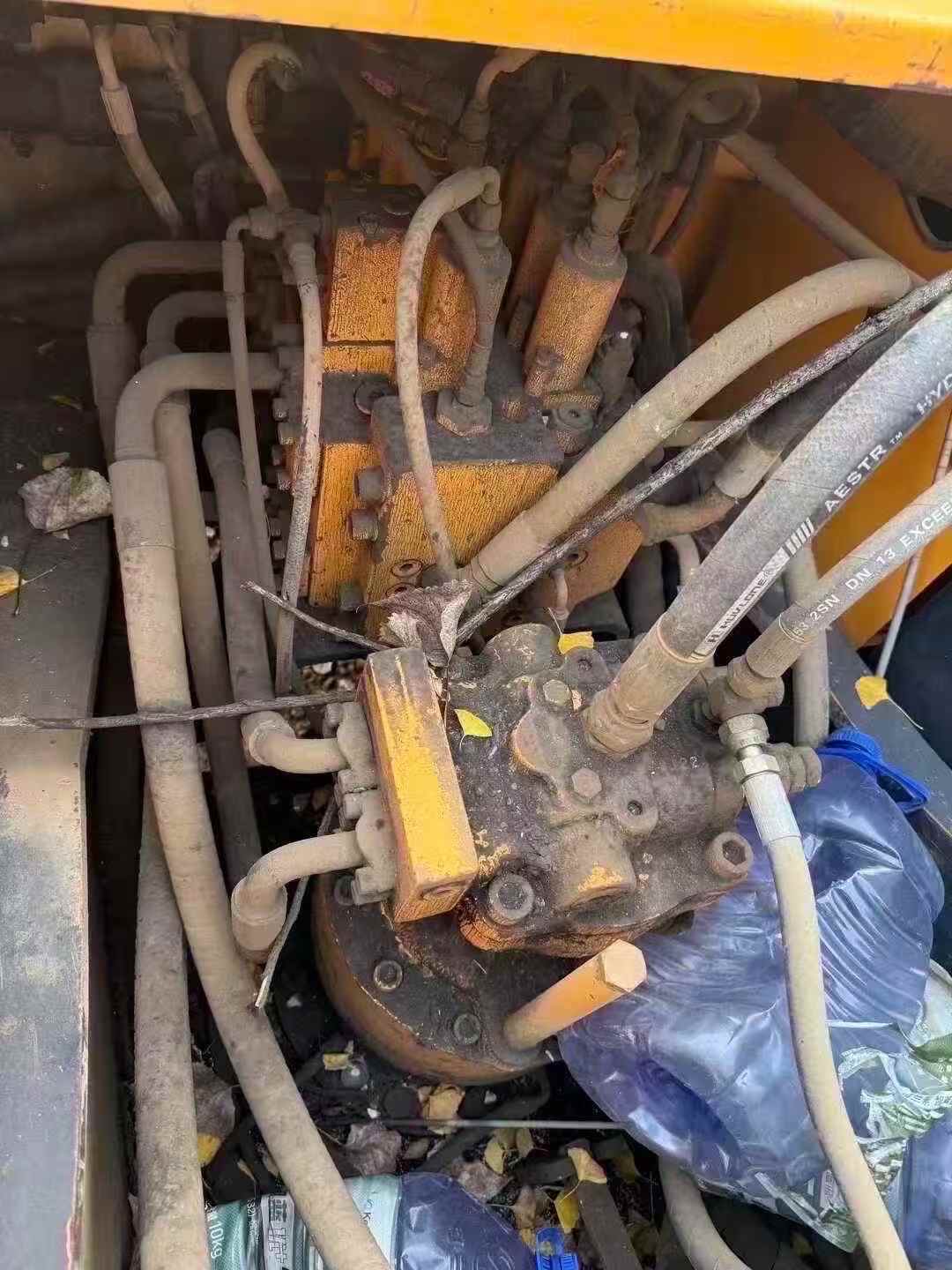 Used Hyundai R215-7 Excavator 2010 Model / 8