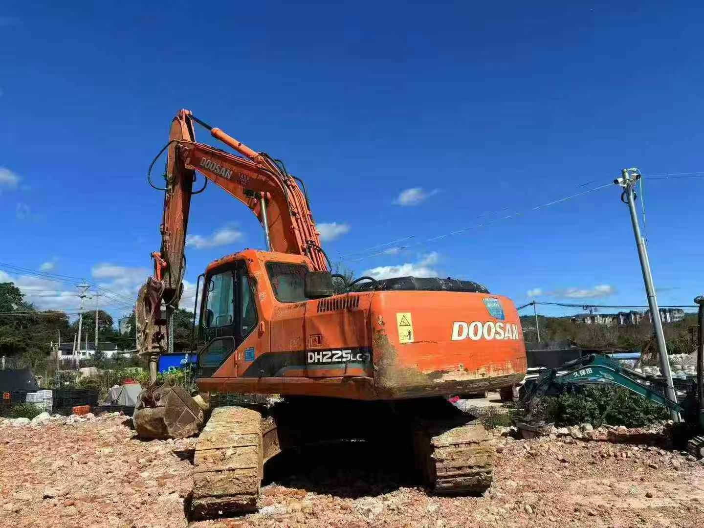 Used Doosan DH220-7 Excavator 2016 Model / 3