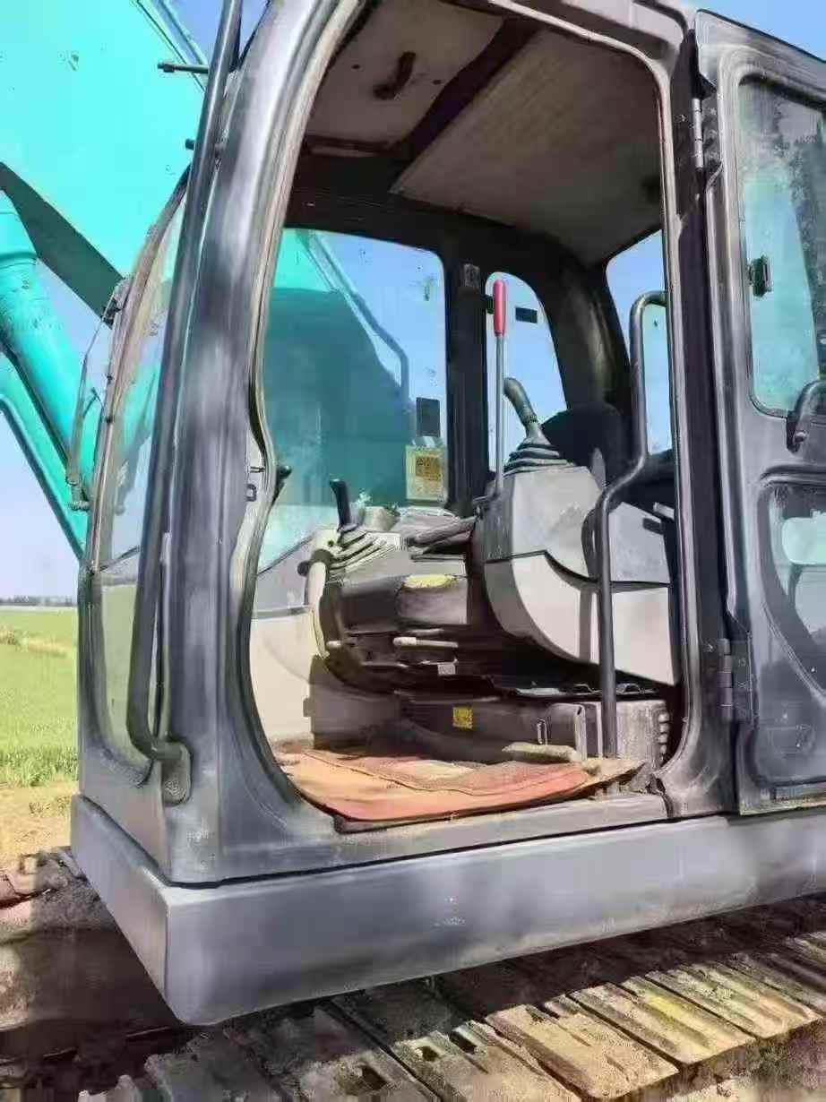 Used Kobelco SK200-8 Excavator 2013 Model / 6