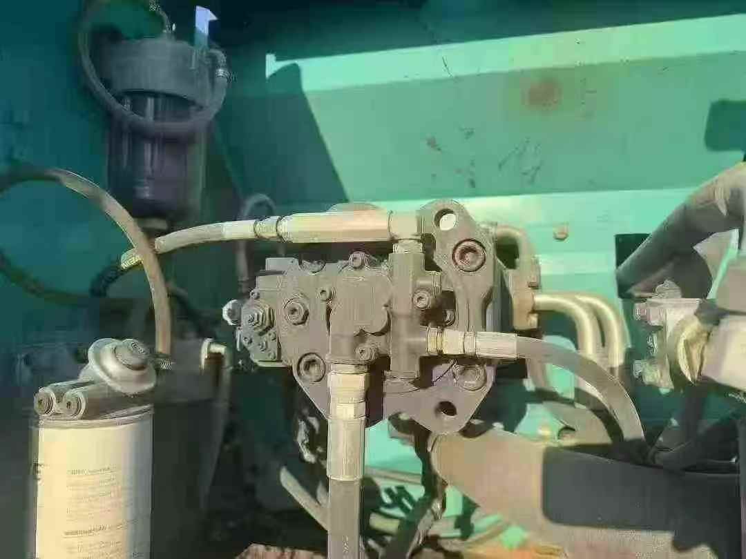 Used Kobelco SK200 Excavator 2011 Model / 2