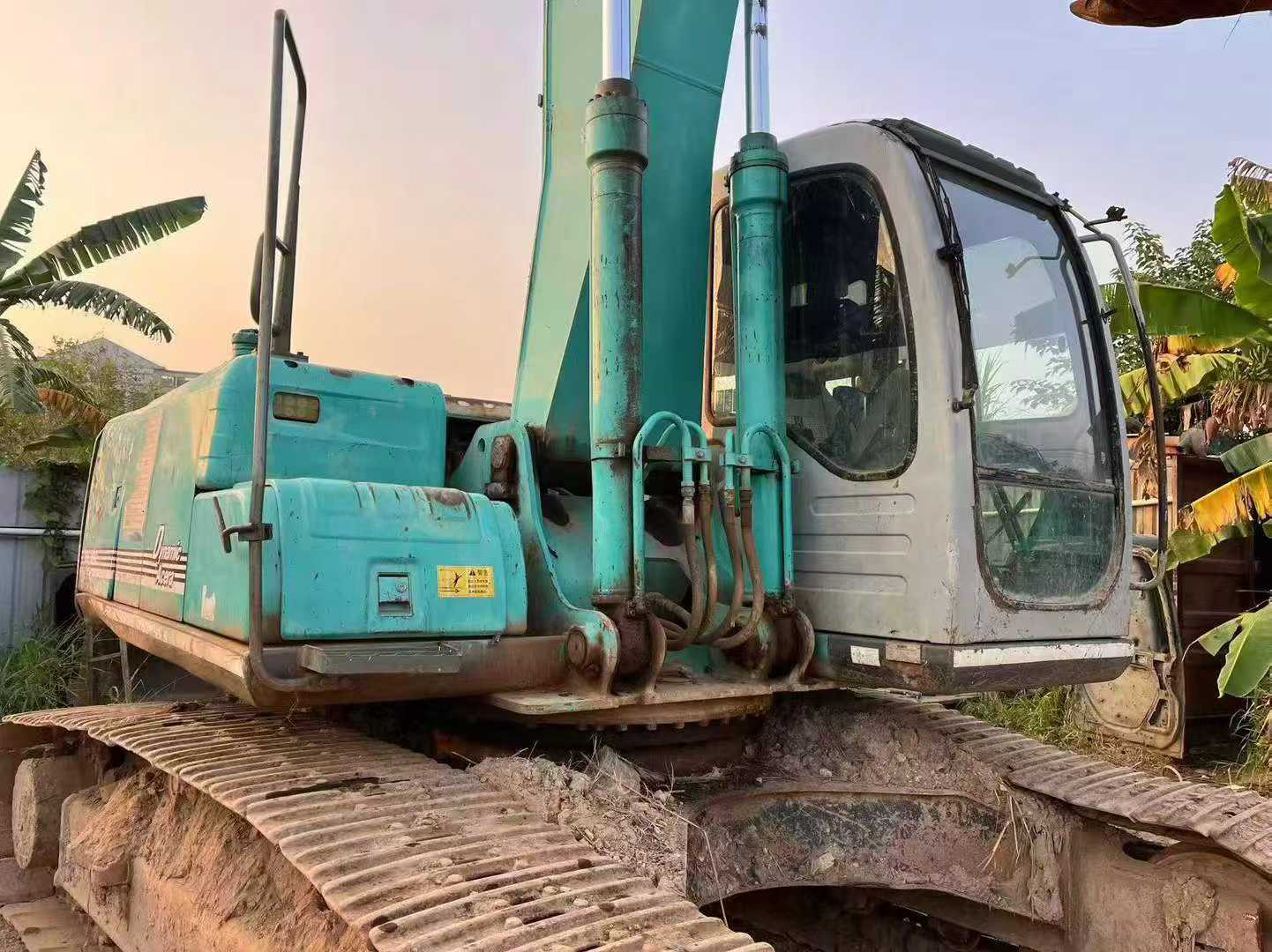 Used Kobelco SK200-6E Excavator 2016 Model / 9