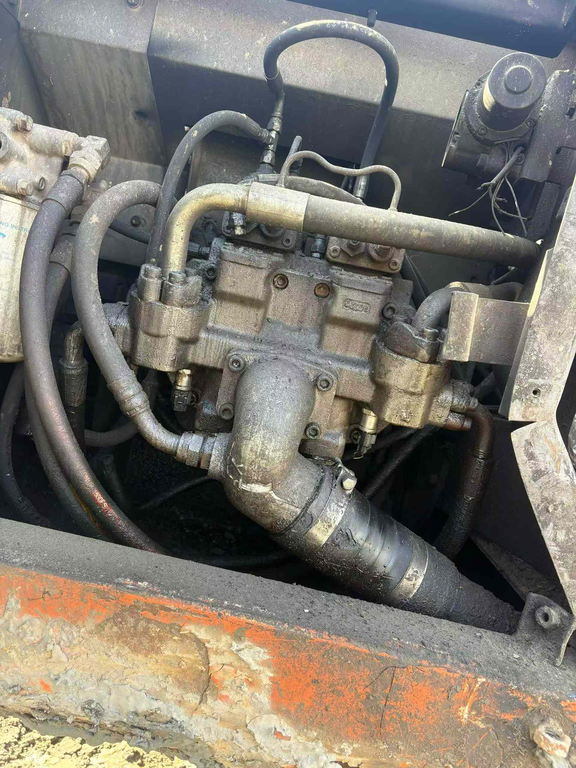 Used Hitachi ZAXIS200 Excavator 2016 Model / 3