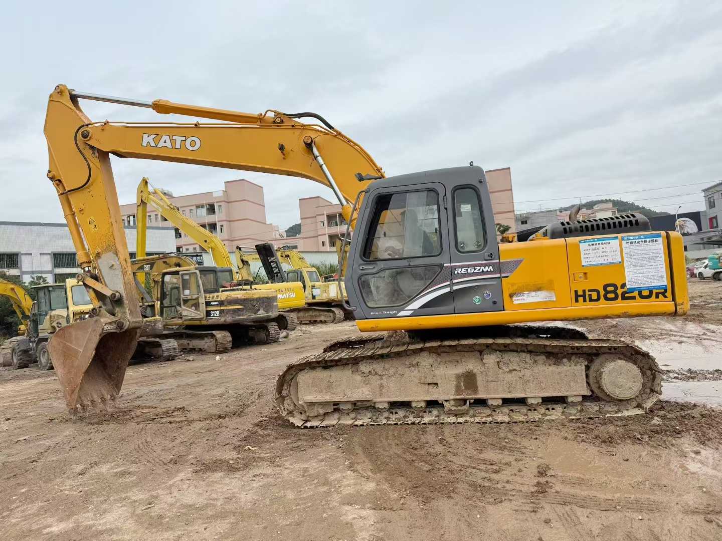 Used Kato HD820 Excavator 2016 Model