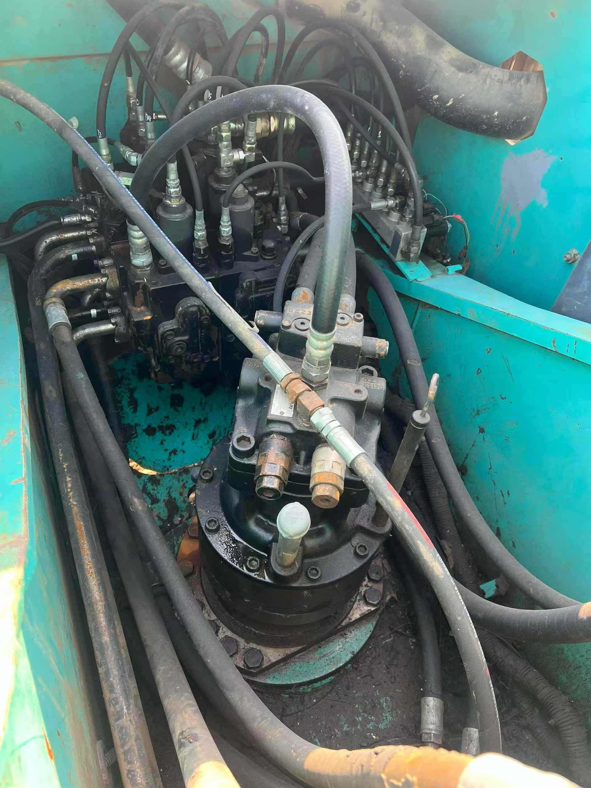 Used Kobelco SK200 Excavator 2016 Model / 2