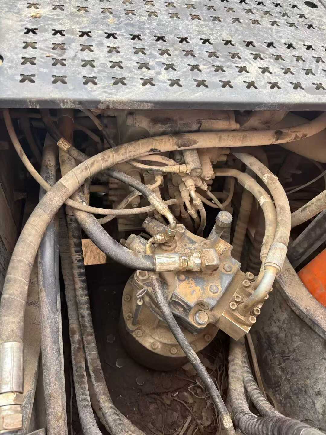 Used Doosan DH220 Excavator 2021 Model / 4