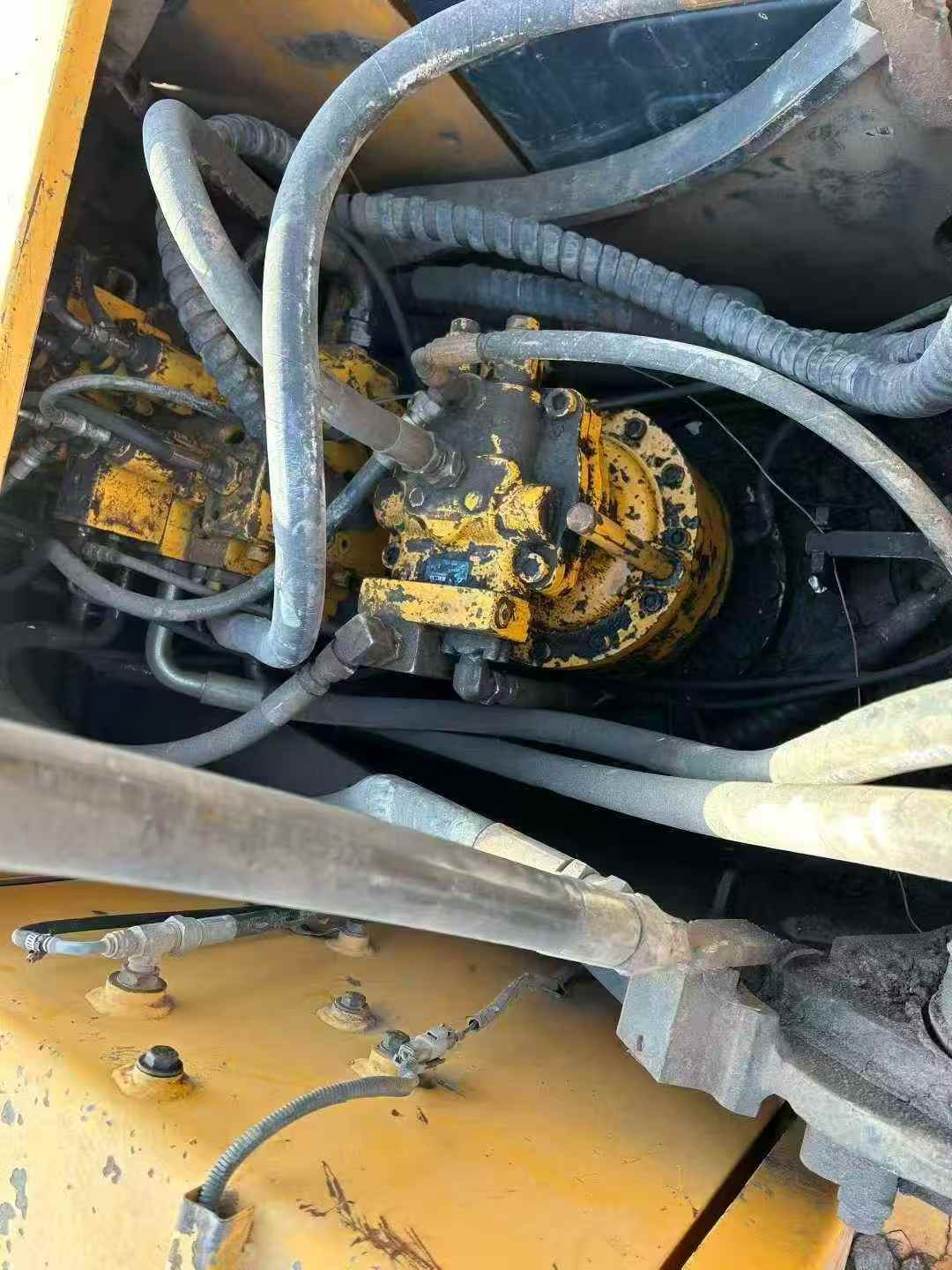 Used Hyundai R225-7 Excavator 2016 Model / 5