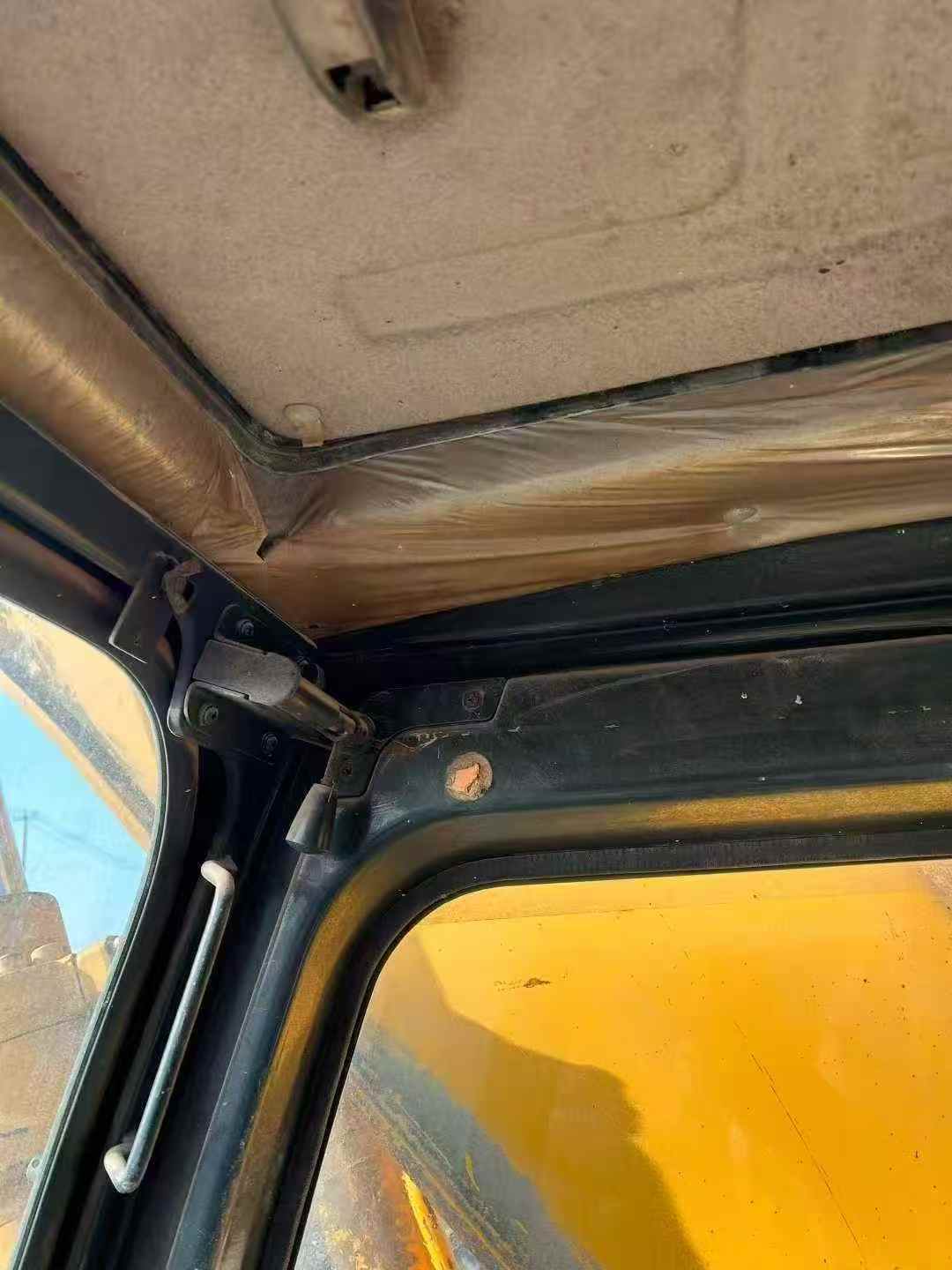 Used Hyundai R225-7 Excavator 2016 Model / 7