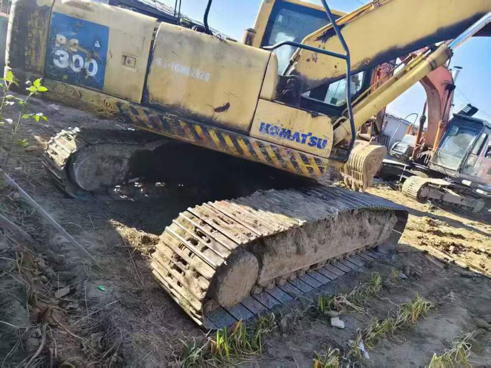 Used Komatsu PC220-8 Excavator 2016 Model