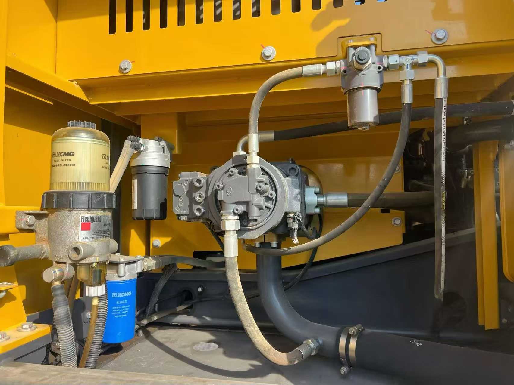 Used XCMG LW200 Excavator 2024 Model / 6