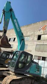 Buy Kobelco SK200 Used Excavator / 4 Used Kobelco SK200 Excavator 2017 Model / 4