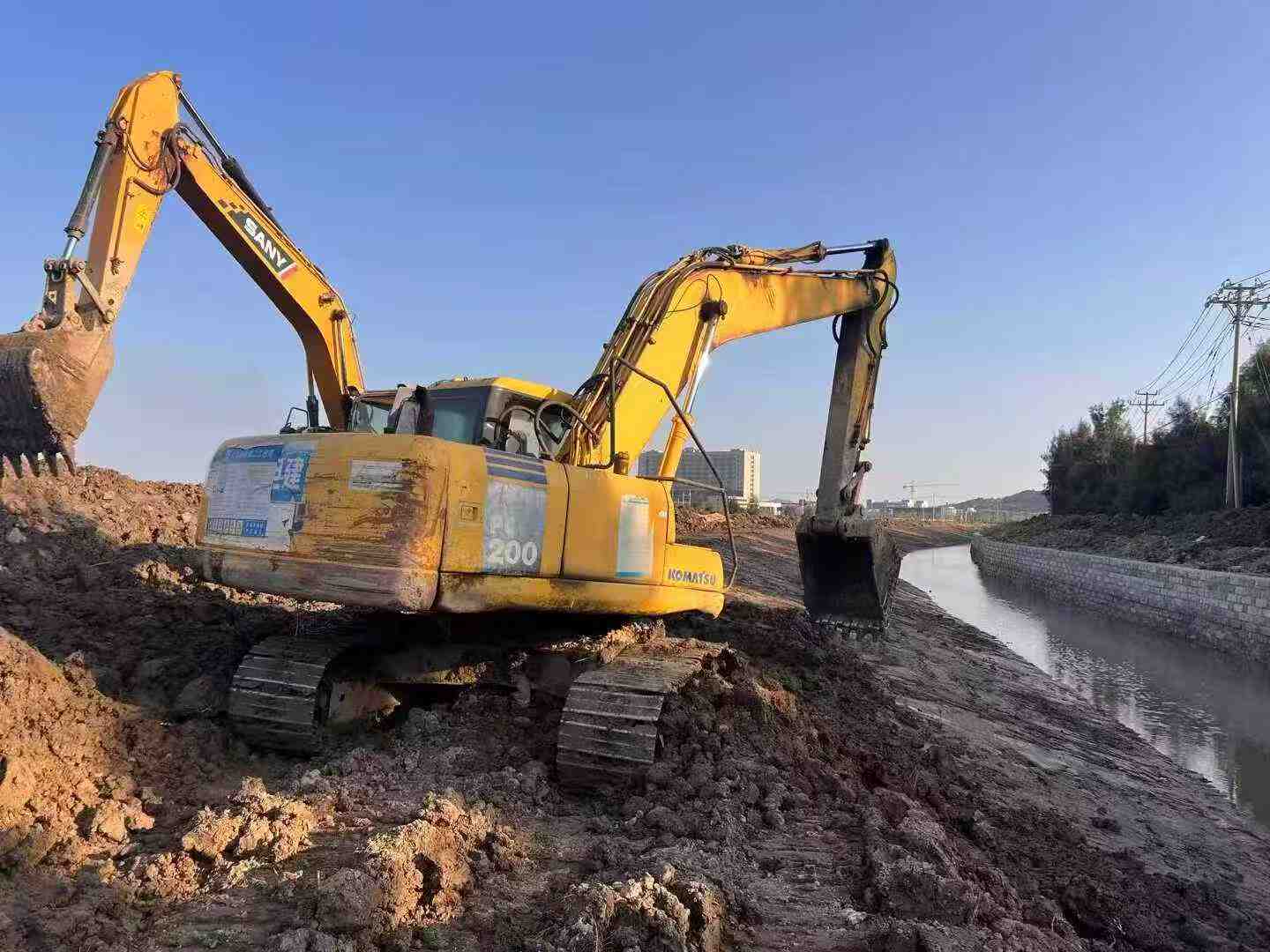 Used Komatsu PW200-7 Excavator 2016 Model