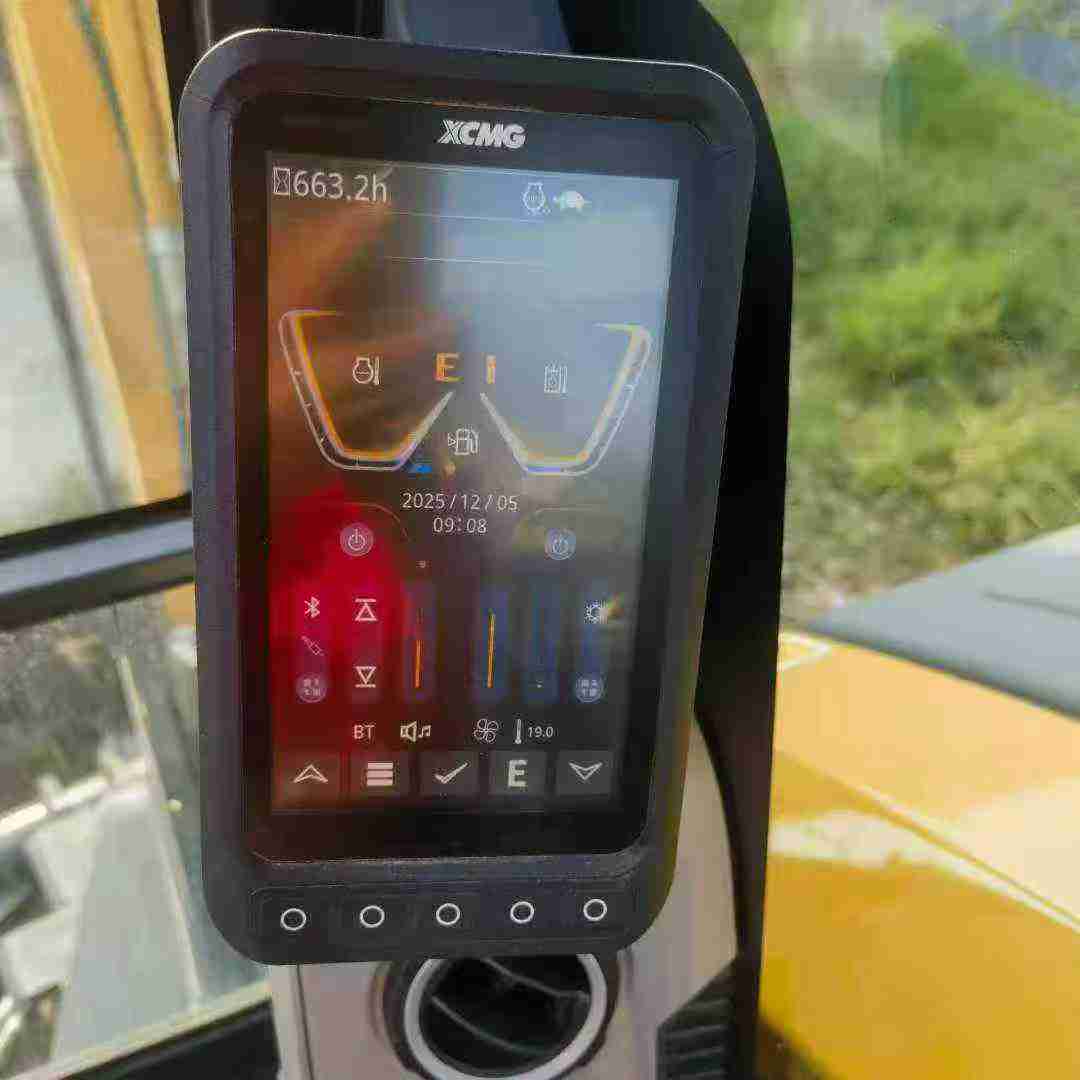 Used XCMG ZL60G Excavator 2024 Model / 3