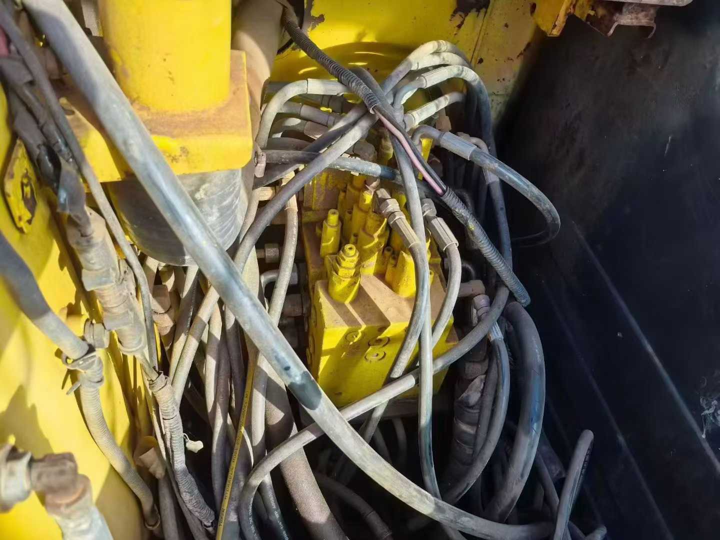 Used Hyundai HX80 Excavator 2016 Model / 4