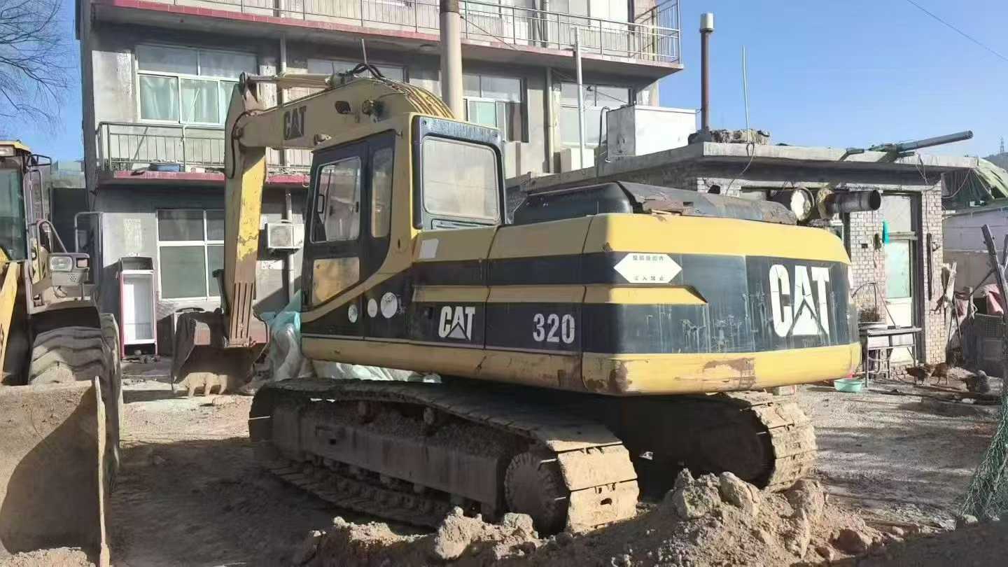 Used Caterpillar 320B Excavator 2016 Model / 3