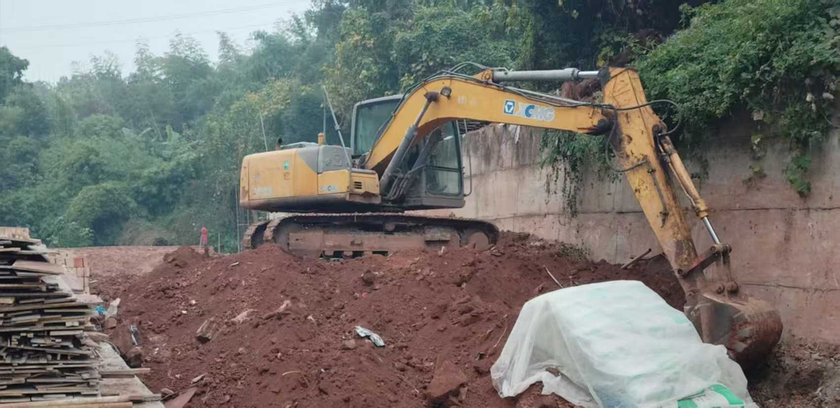 Used XCMG XE150 Excavator 2014 Model