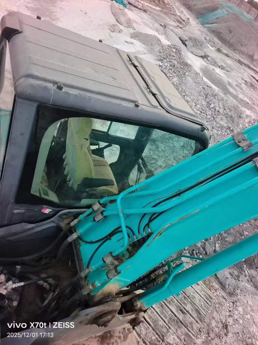 Used Kobelco SK200 Excavator 2017 Model / 8