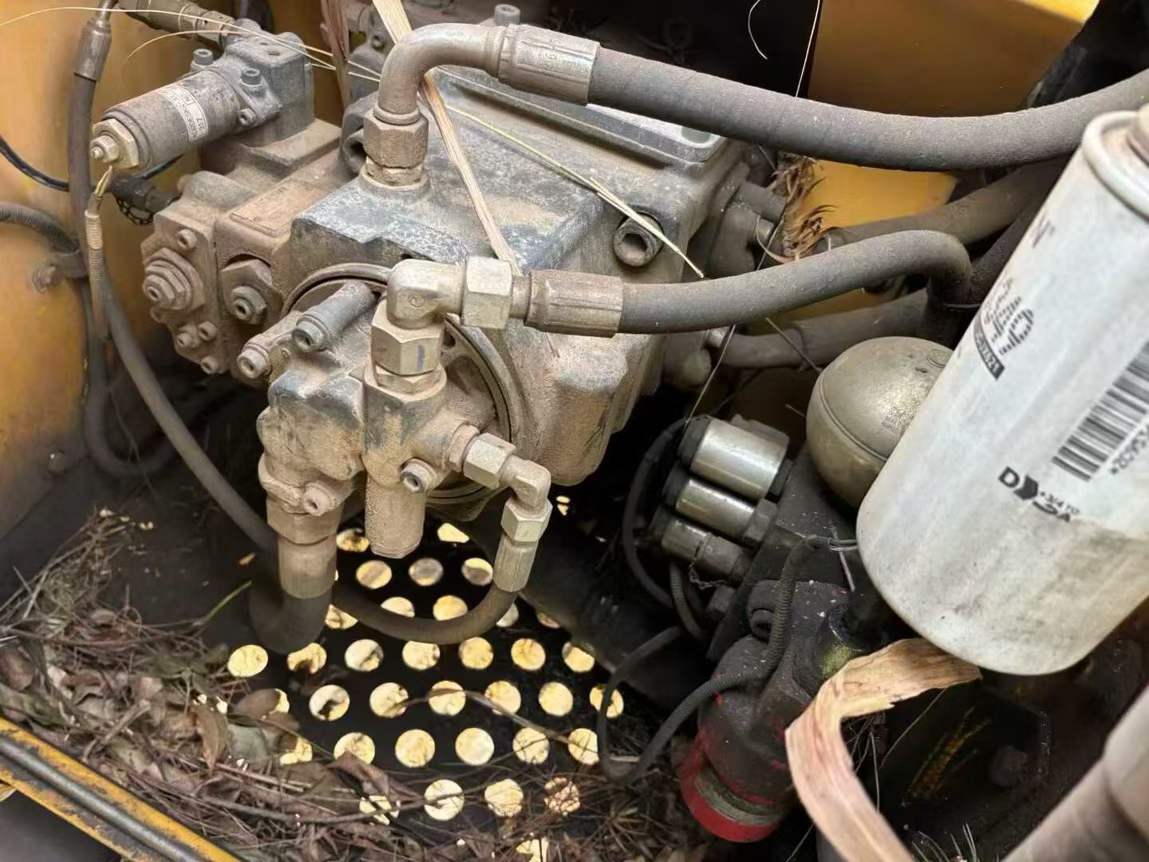 Used XCMG XE150 Excavator 2015 Model / 6