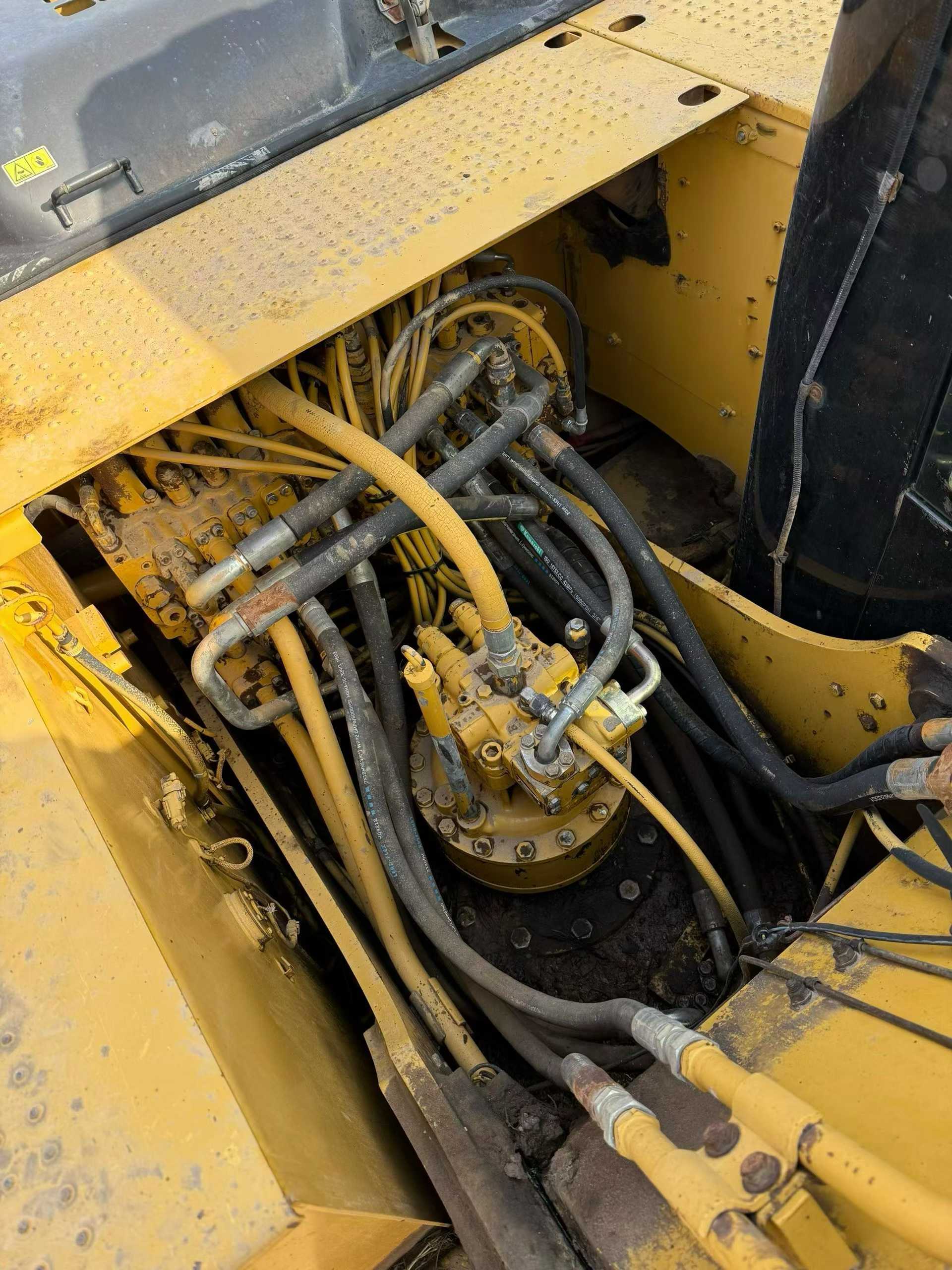 Used Caterpillar 323DL Excavator 2011 Model / 6