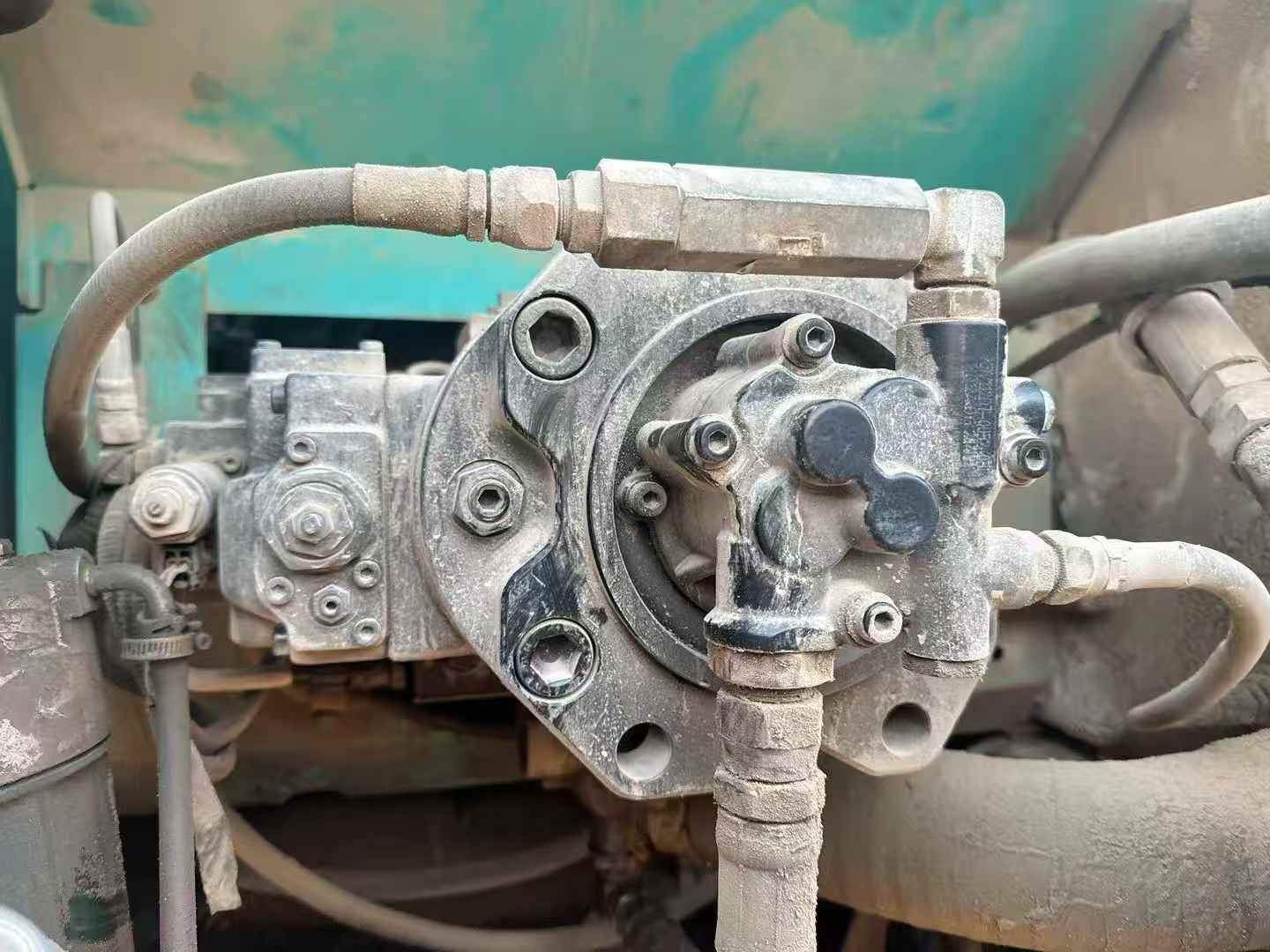 Used Kobelco SK210 Excavator 2012 Model / 6