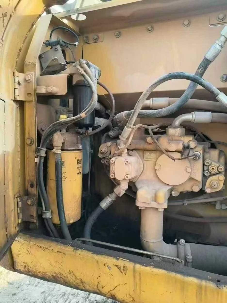 Used Caterpillar 320D Excavator 2014 Model / 6