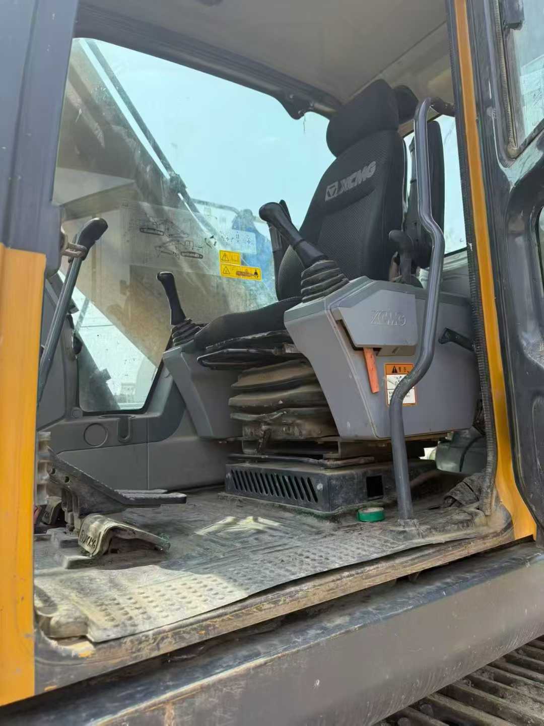 Used XCMG XE215 Excavator 2017 Model / 3