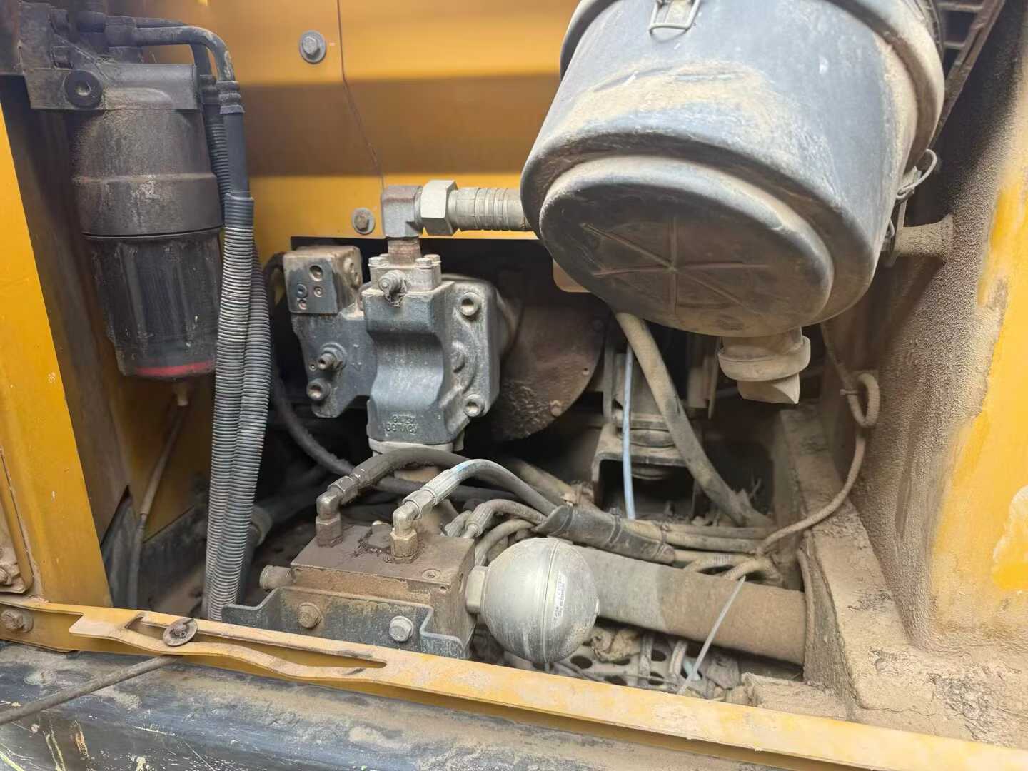 Used XCMG XE80 Excavator 2015 Model / 4