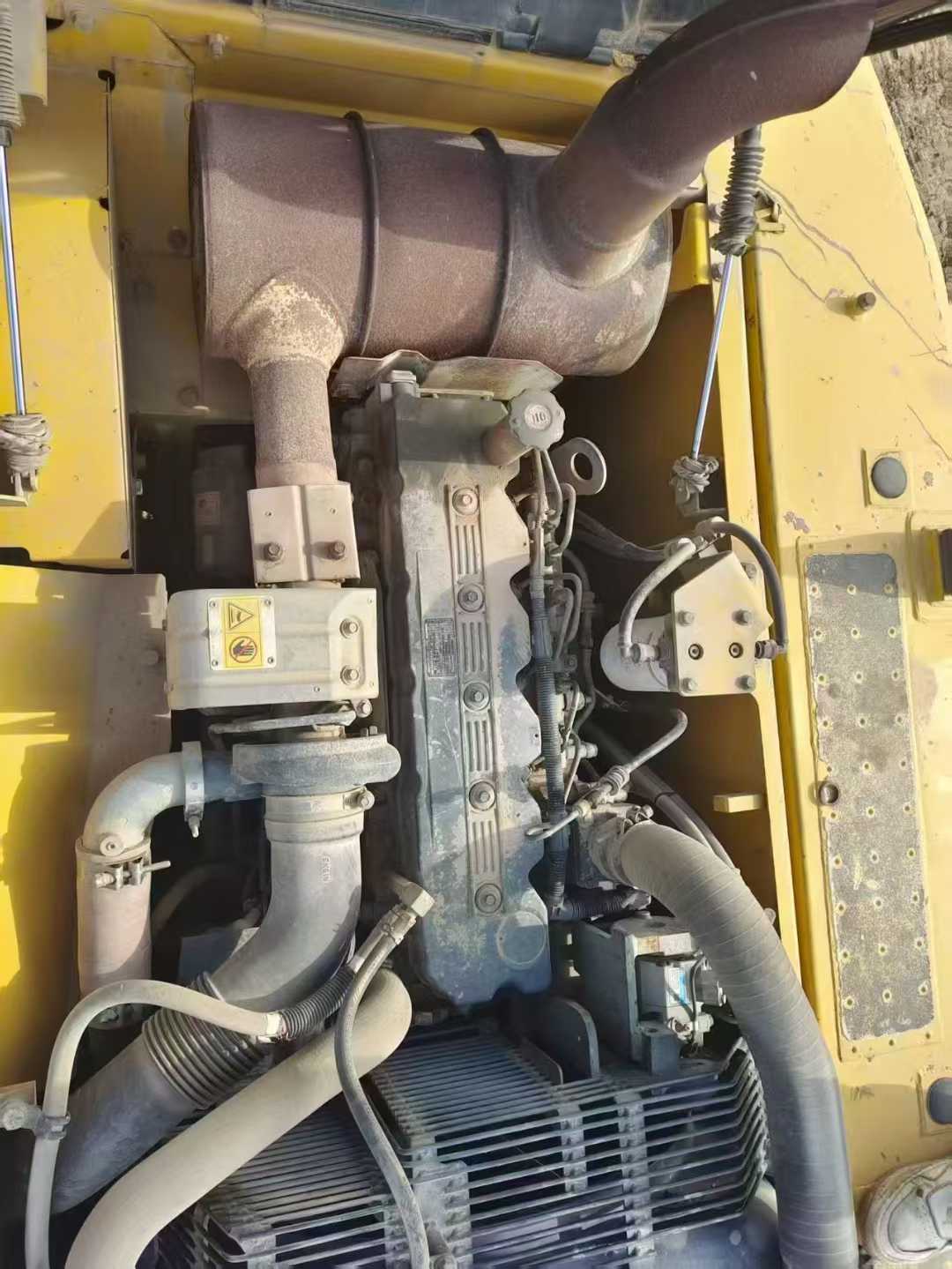 Used Komatsu PC200 Excavator 2015 Model / 5