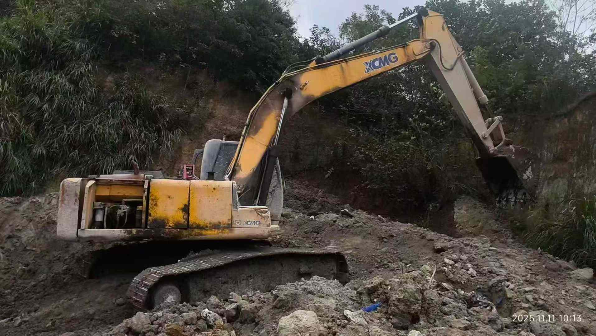 Used XCMG XE215 Excavator 2016 Model / 3