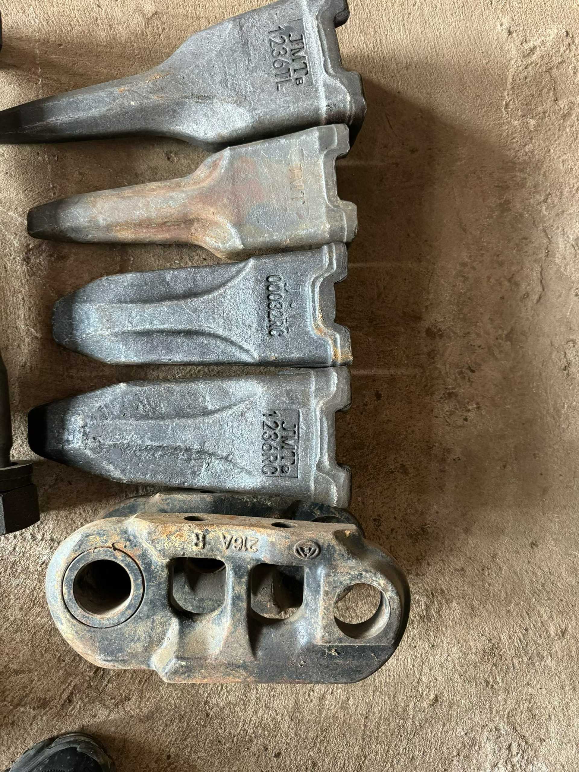 Used Doosan DL420 Excavator 2016 Model / 2