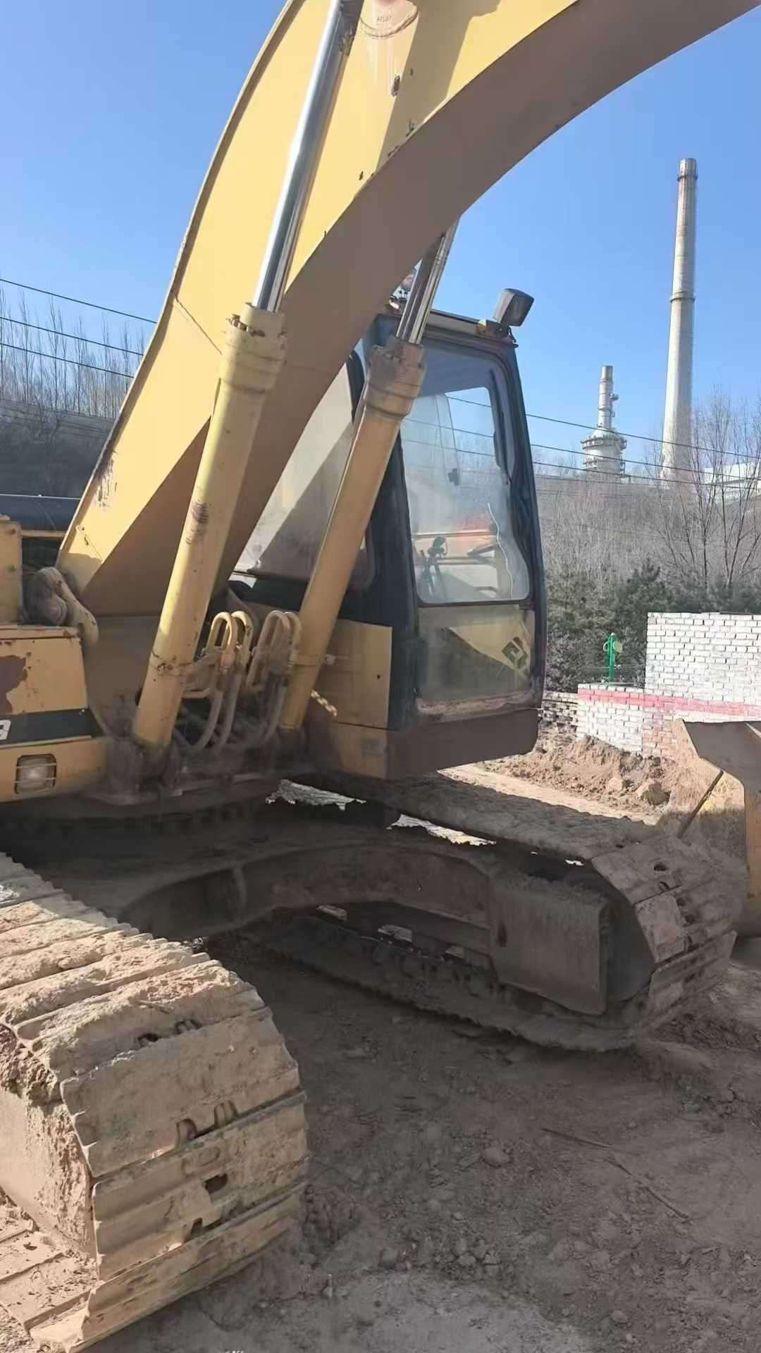 Used Caterpillar 320B Excavator 2016 Model / 4