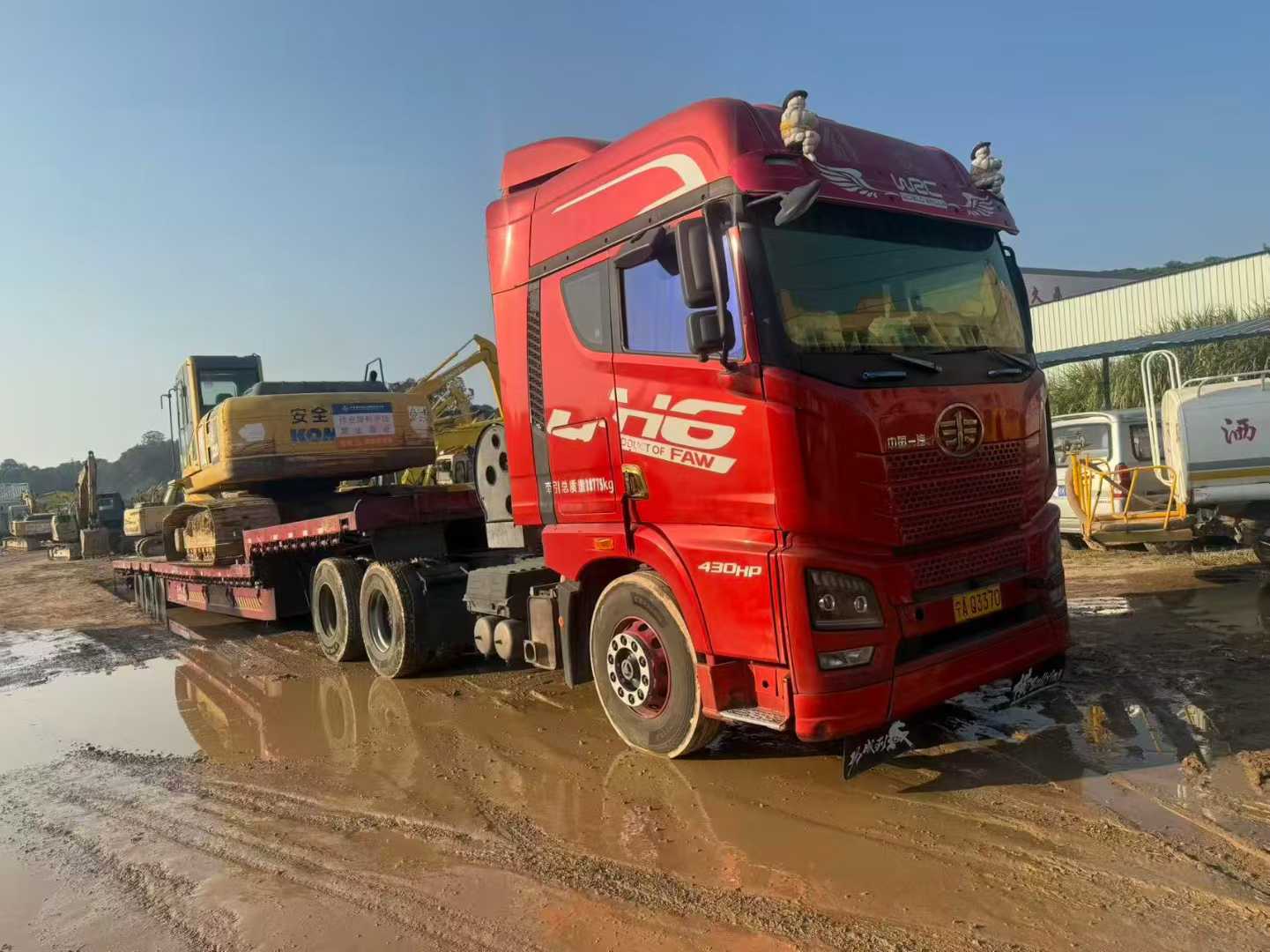 Used Komatsu PC220-8 Excavator 2016 Model / 7