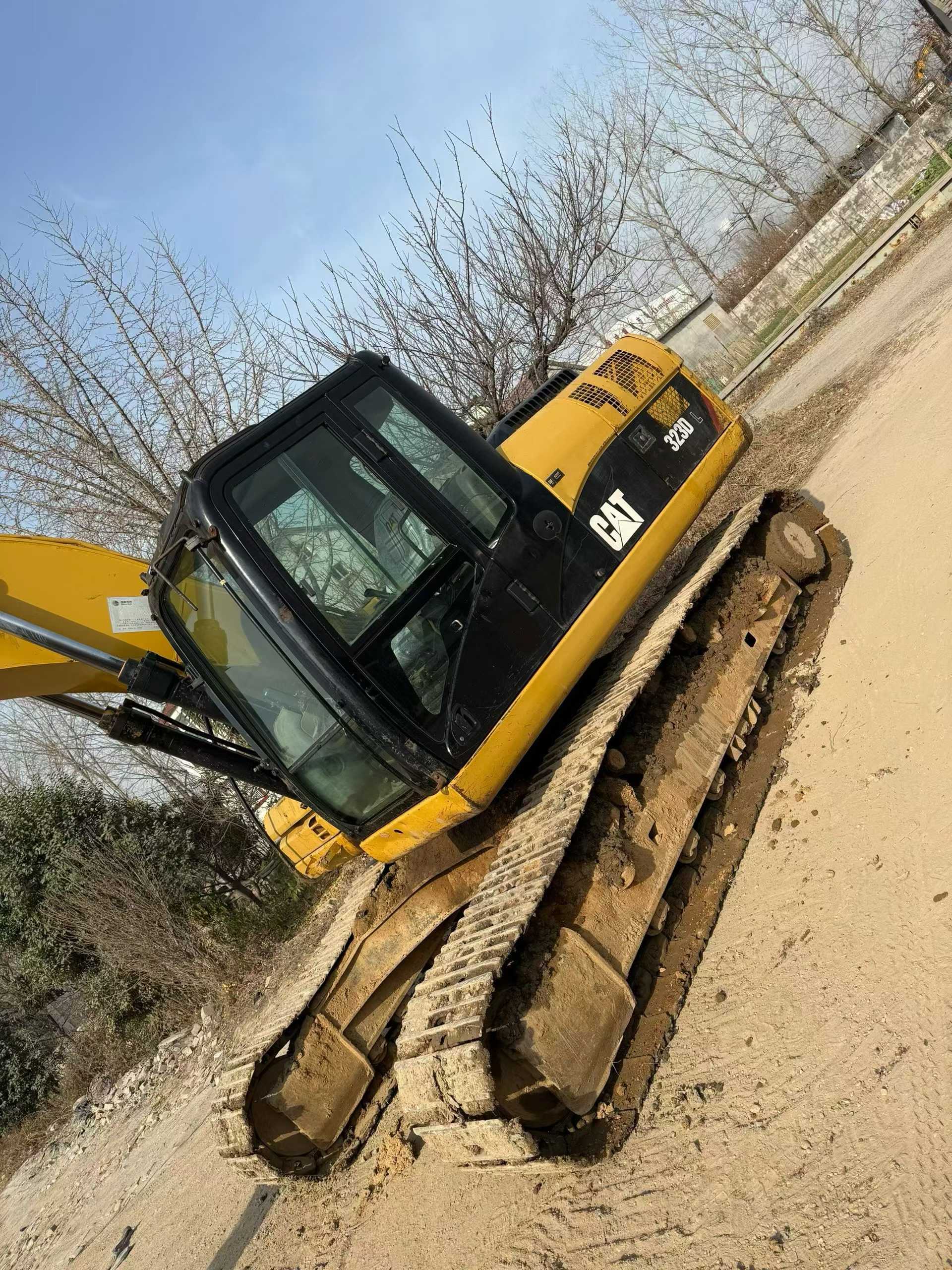 Used Caterpillar 323DL Excavator 2011 Model / 2
