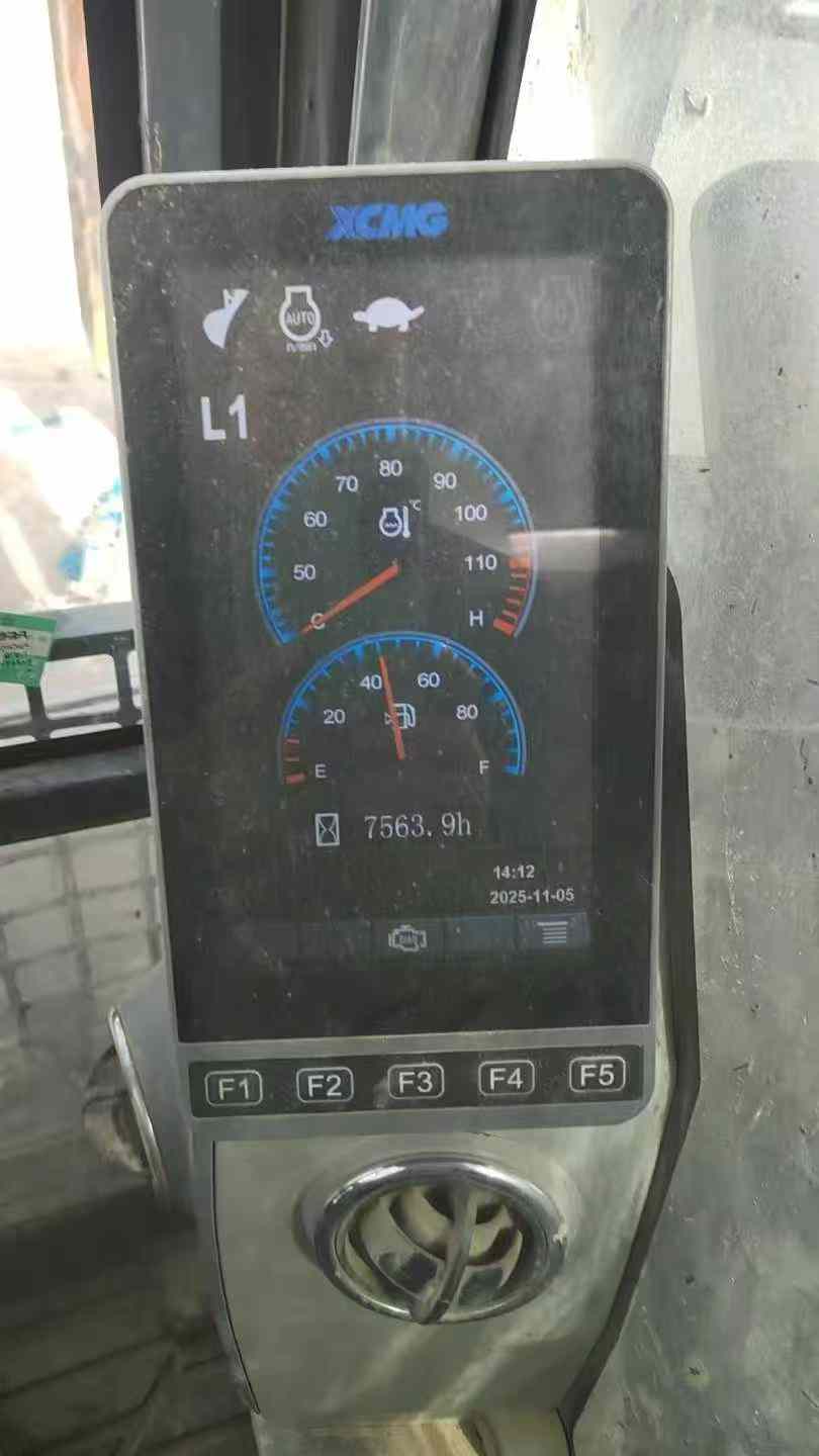 Used XCMG XE400DK Excavator 2020 Model / 3