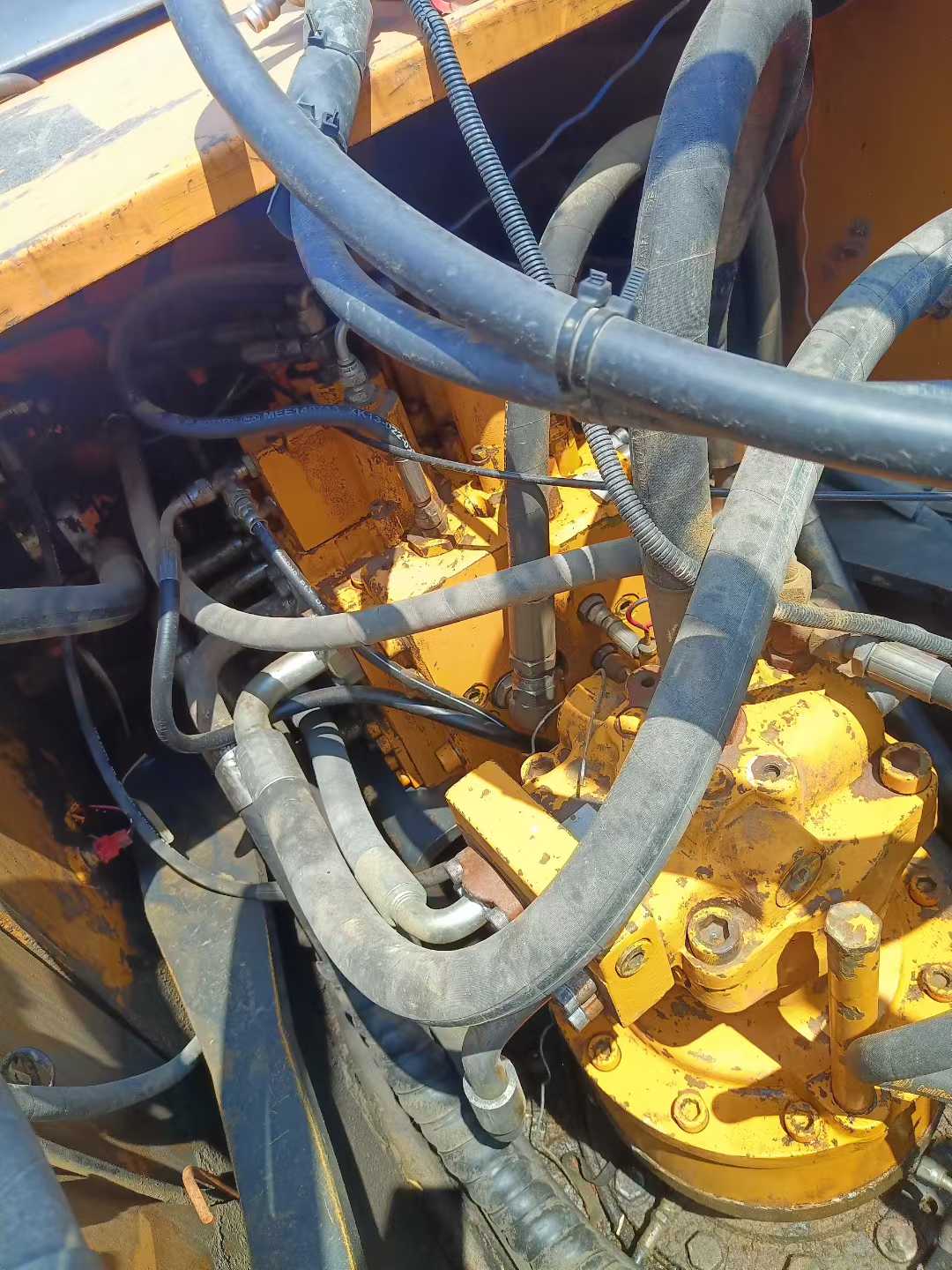 Used Hyundai R215VSN Excavator 2014 Model / 5