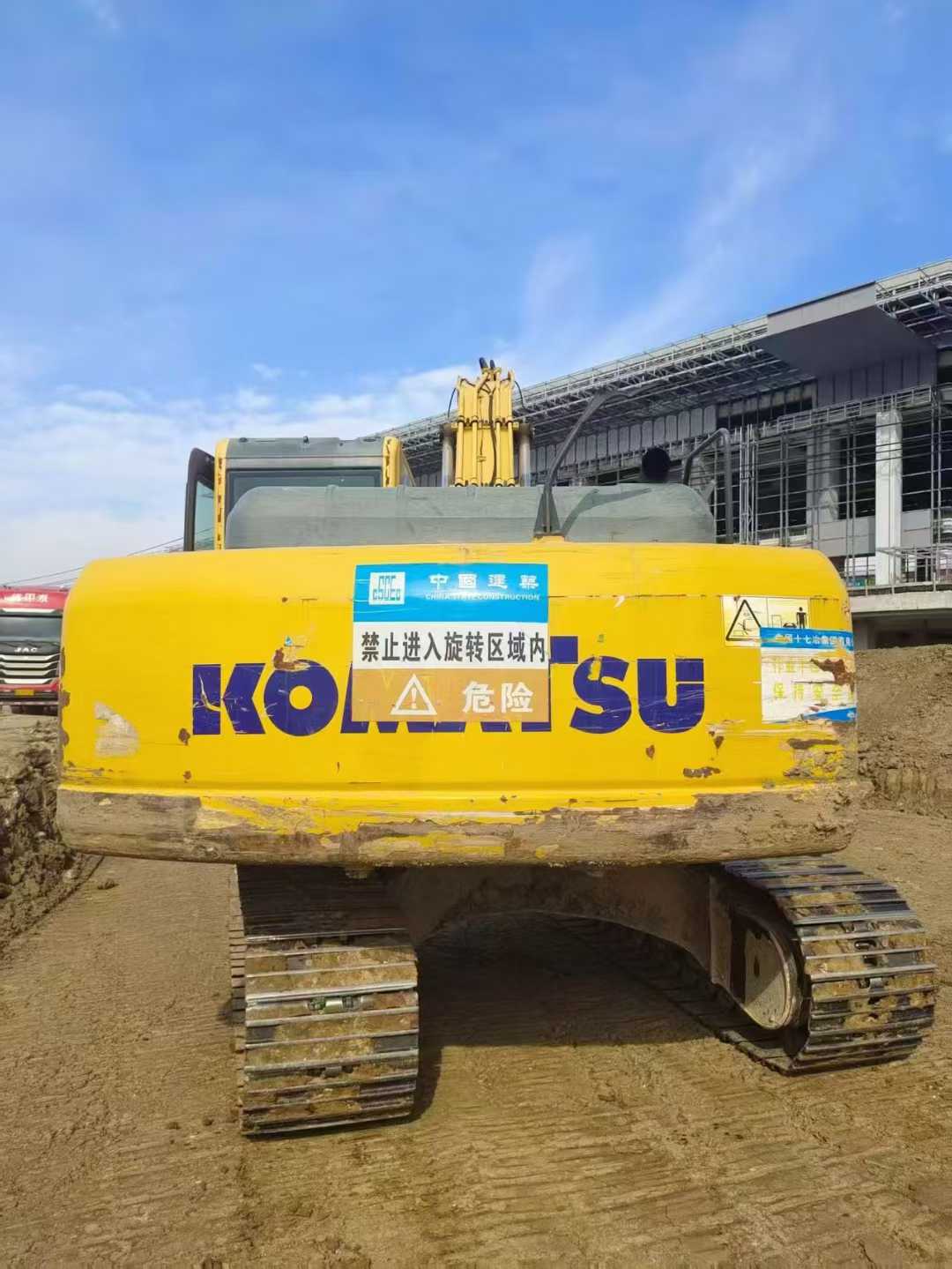 Used Komatsu PC200 Excavator 2015 Model / 3
