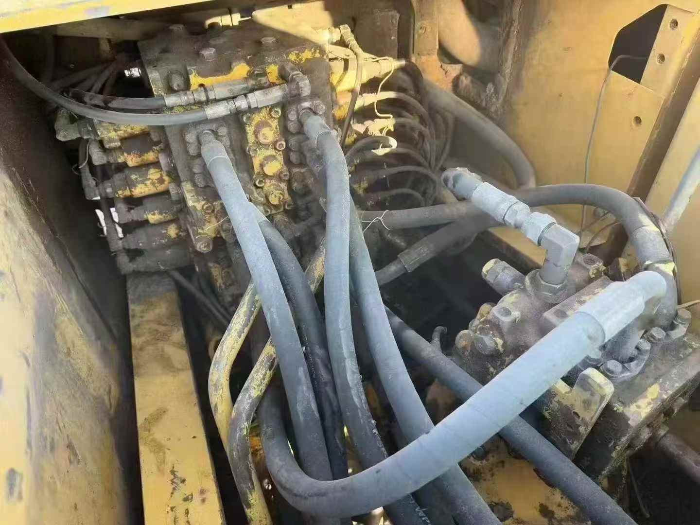 Used Komatsu PC200 Excavator 2016 Model / 4