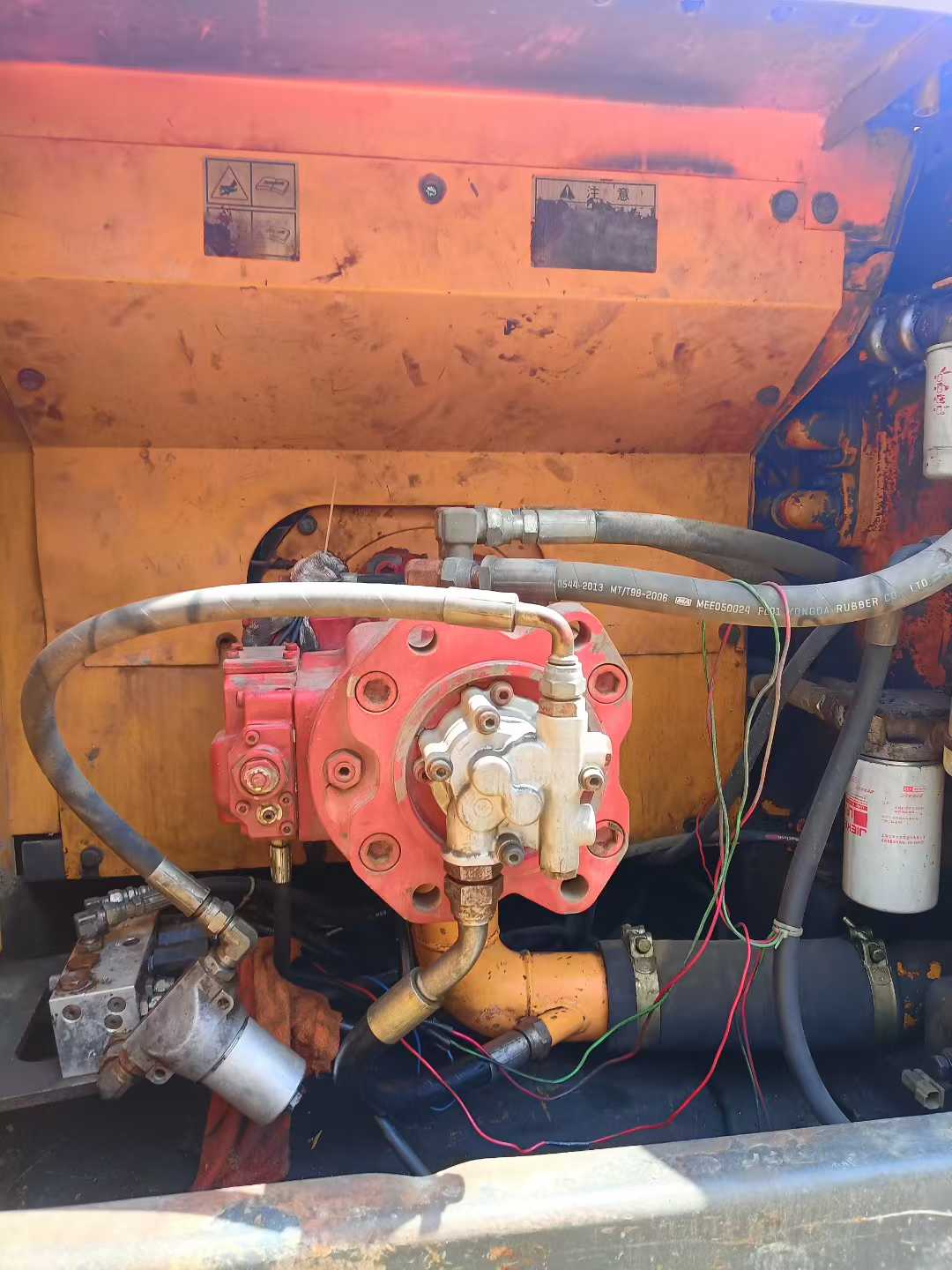 Used Hyundai R215VSN Excavator 2014 Model / 8