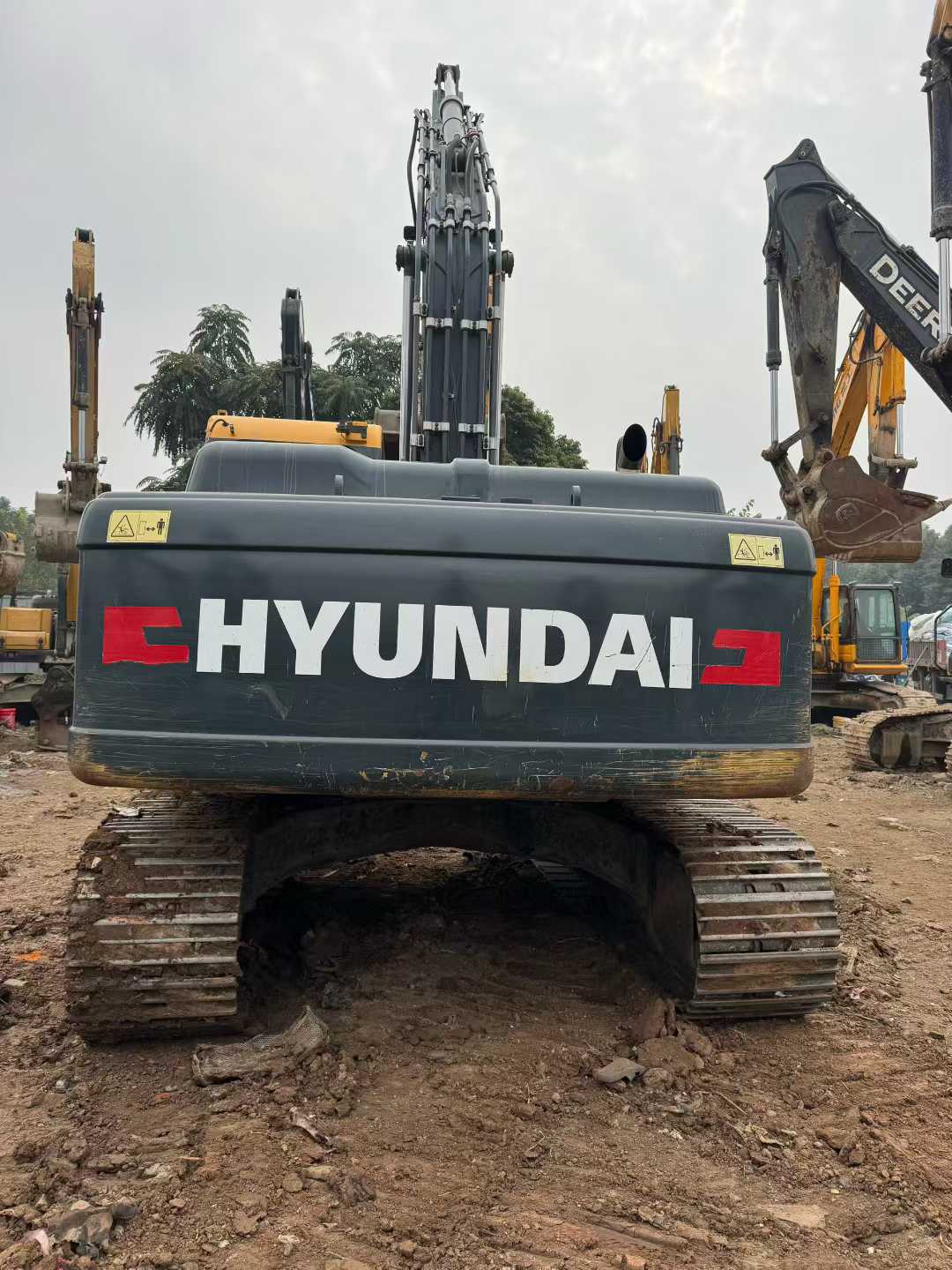 Used Hyundai R225LVS Excavator 2021 Model / 5
