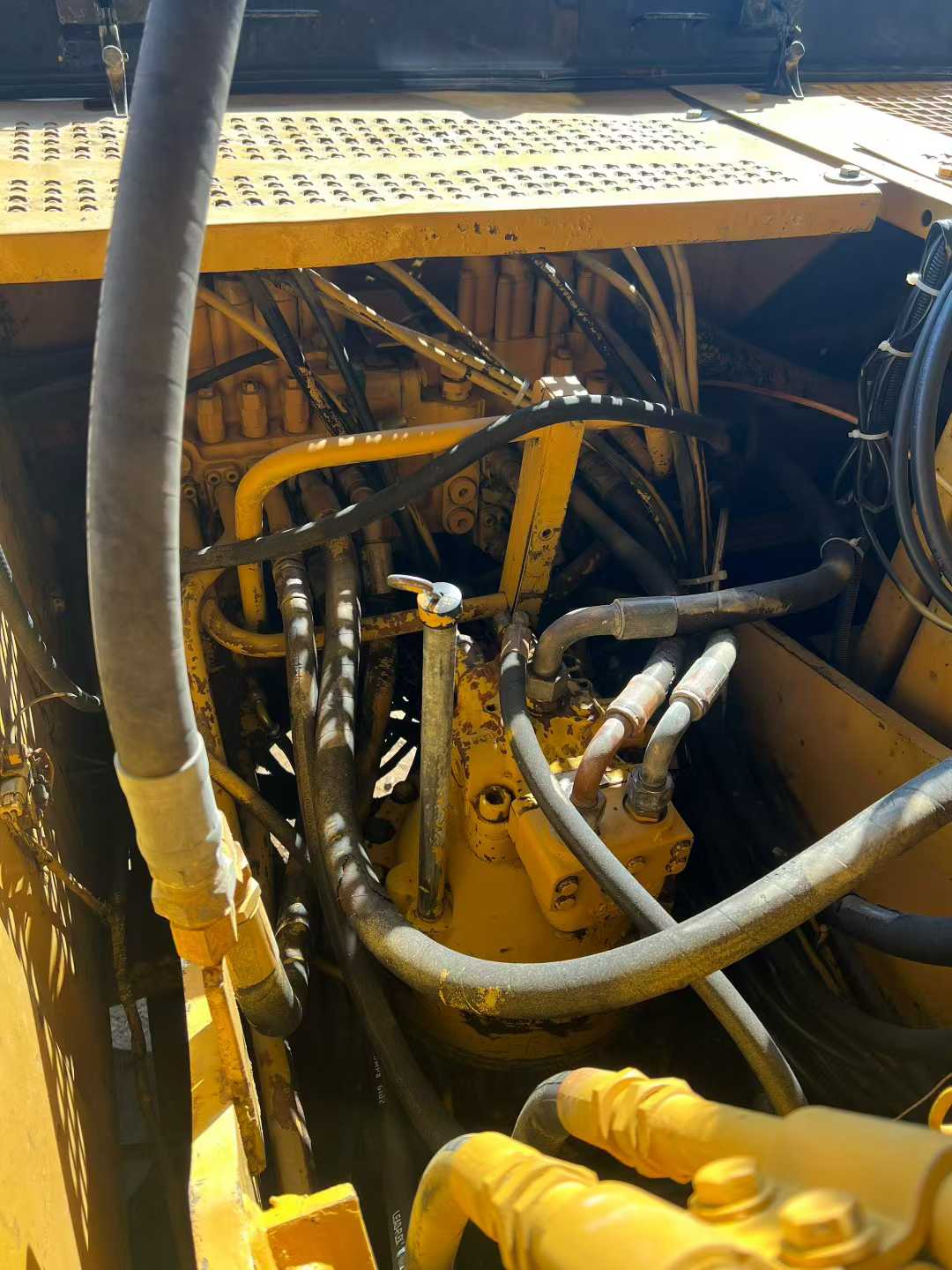 Used Caterpillar 320B Excavator 2016 Model / 5