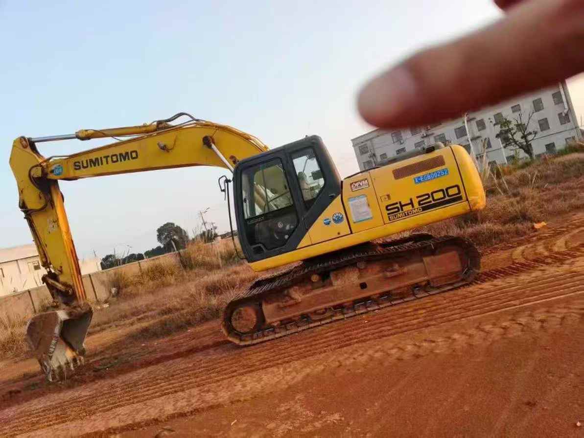 Used Sumitomo SH200-5 Excavator 2016 Model / 4