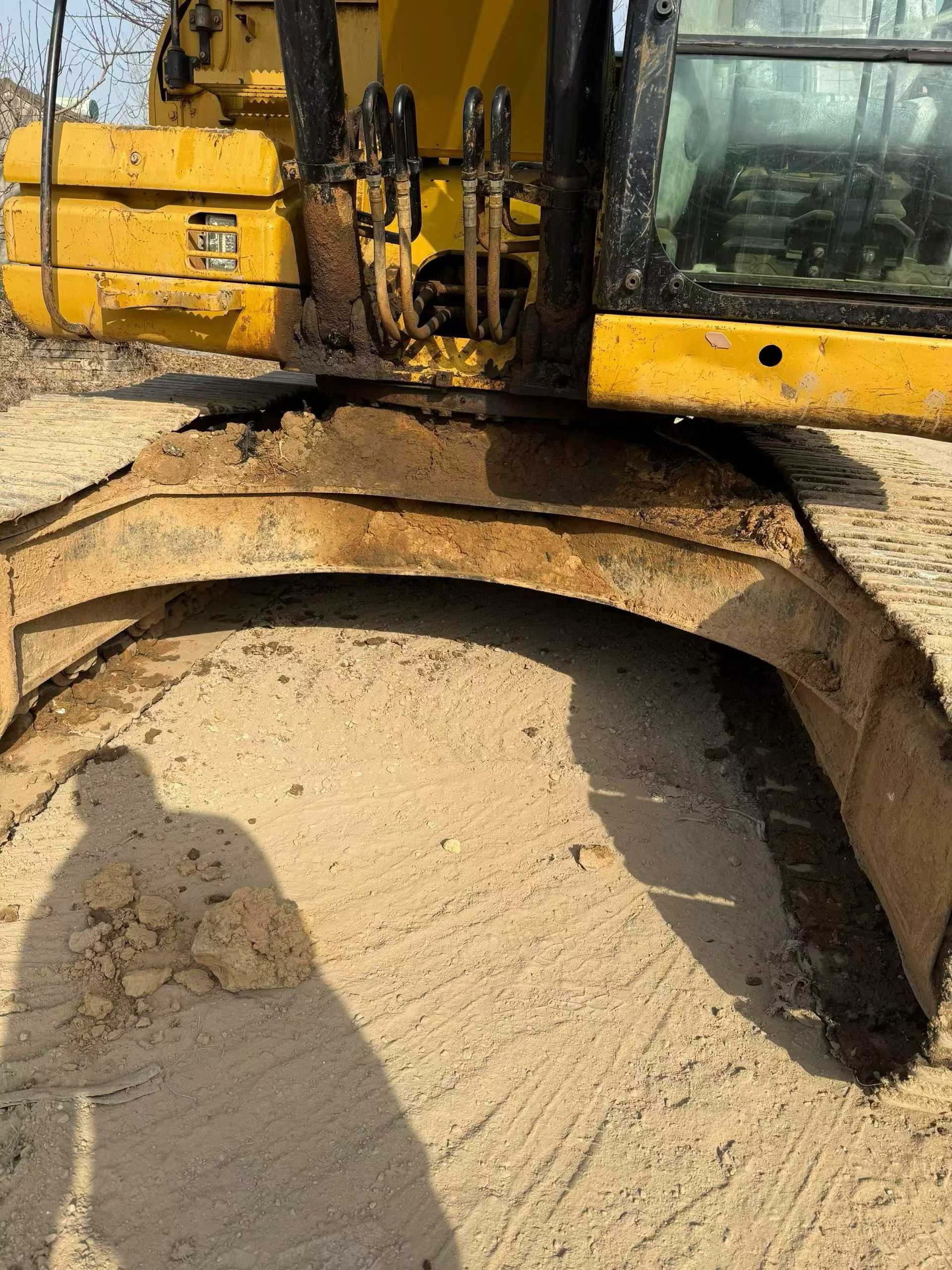 Used Caterpillar 323DL Excavator 2011 Model / 4