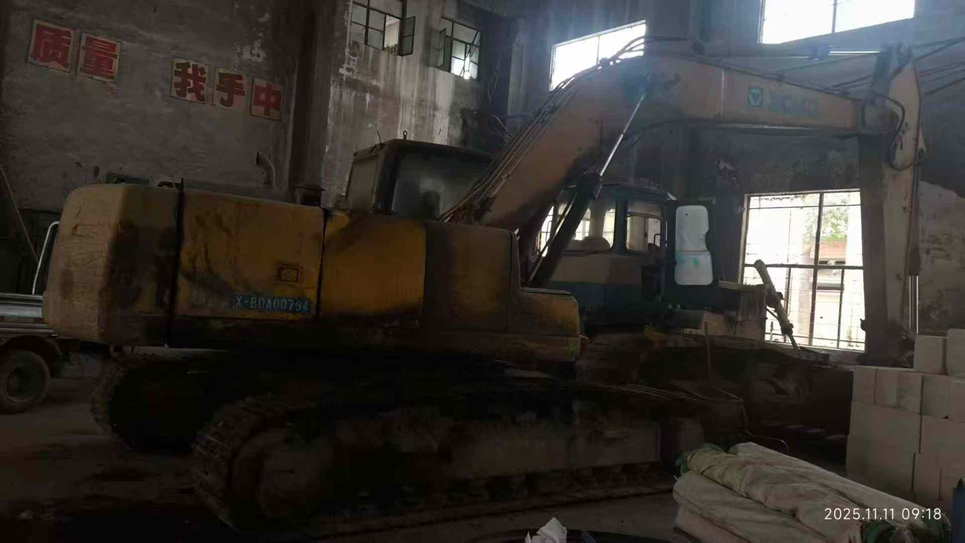 Used XCMG XE60 Excavator 2012 Model / 3