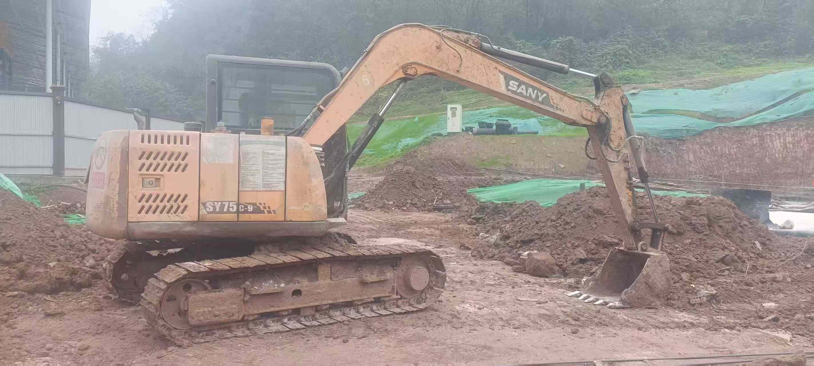 Used Sany SY75 Excavator 2013 Model / 4