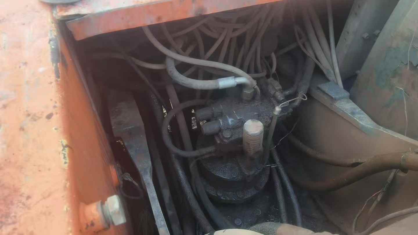 Used Hitachi ZAXIS200 Excavator 2016 Model / 6