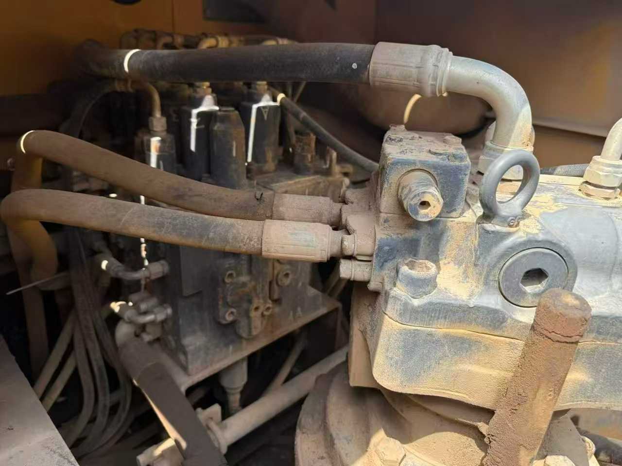 Used XCMG XE215 Excavator 2017 Model / 4